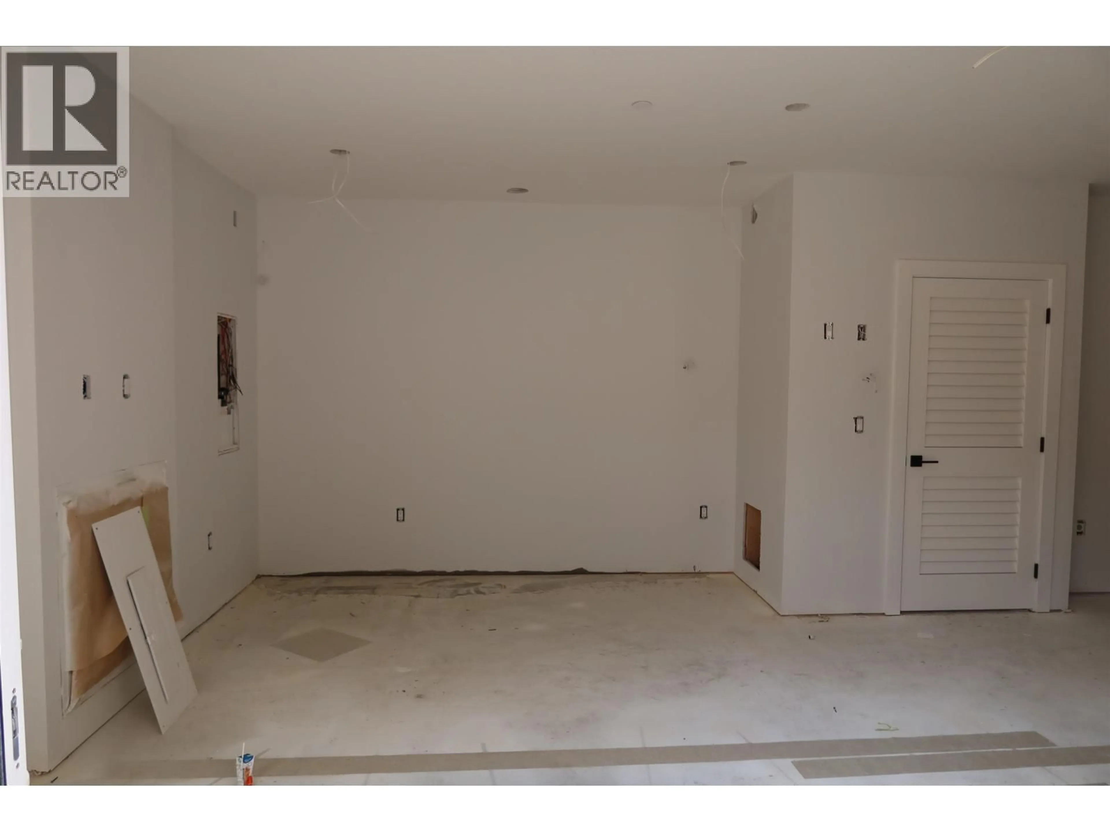 A pic of a room for A - 2735 8TH AVENUE, Vancouver British Columbia V6K2B7