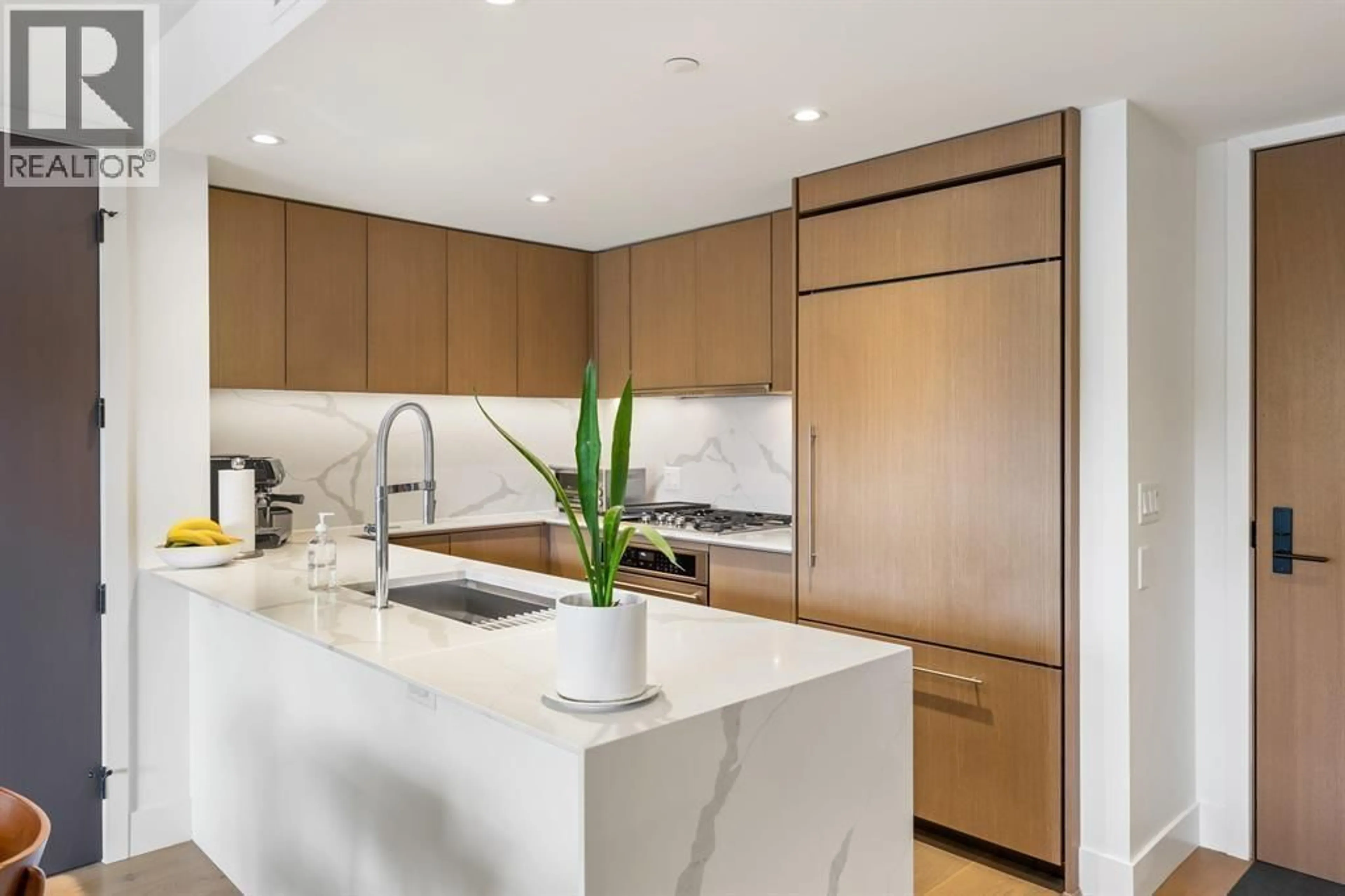 Contemporary kitchen, unknown for 201 - 5089 QUEBEC STREET, Vancouver British Columbia V5W0E5