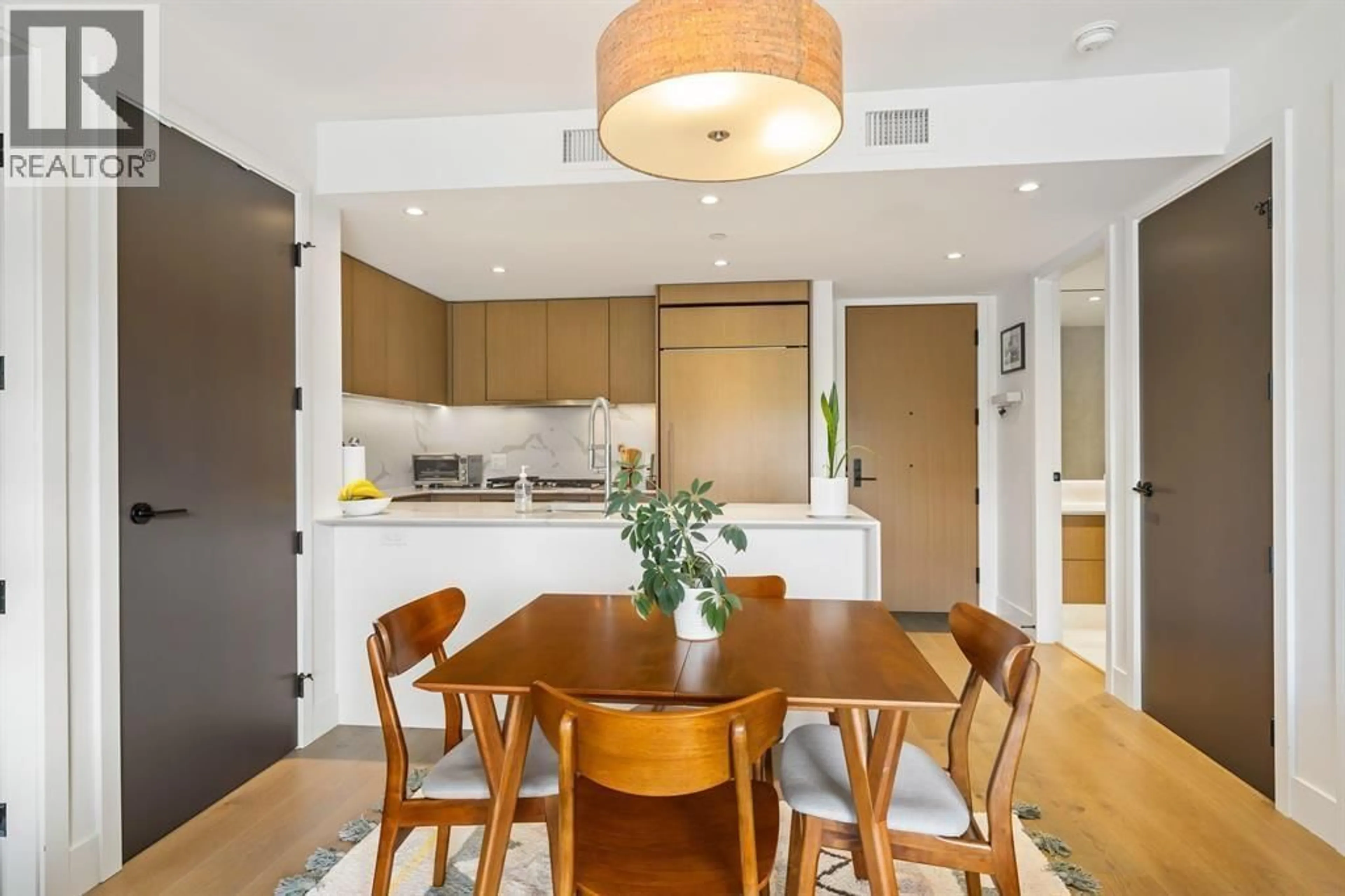 Unknown for 201 - 5089 QUEBEC STREET, Vancouver British Columbia V5W0E5