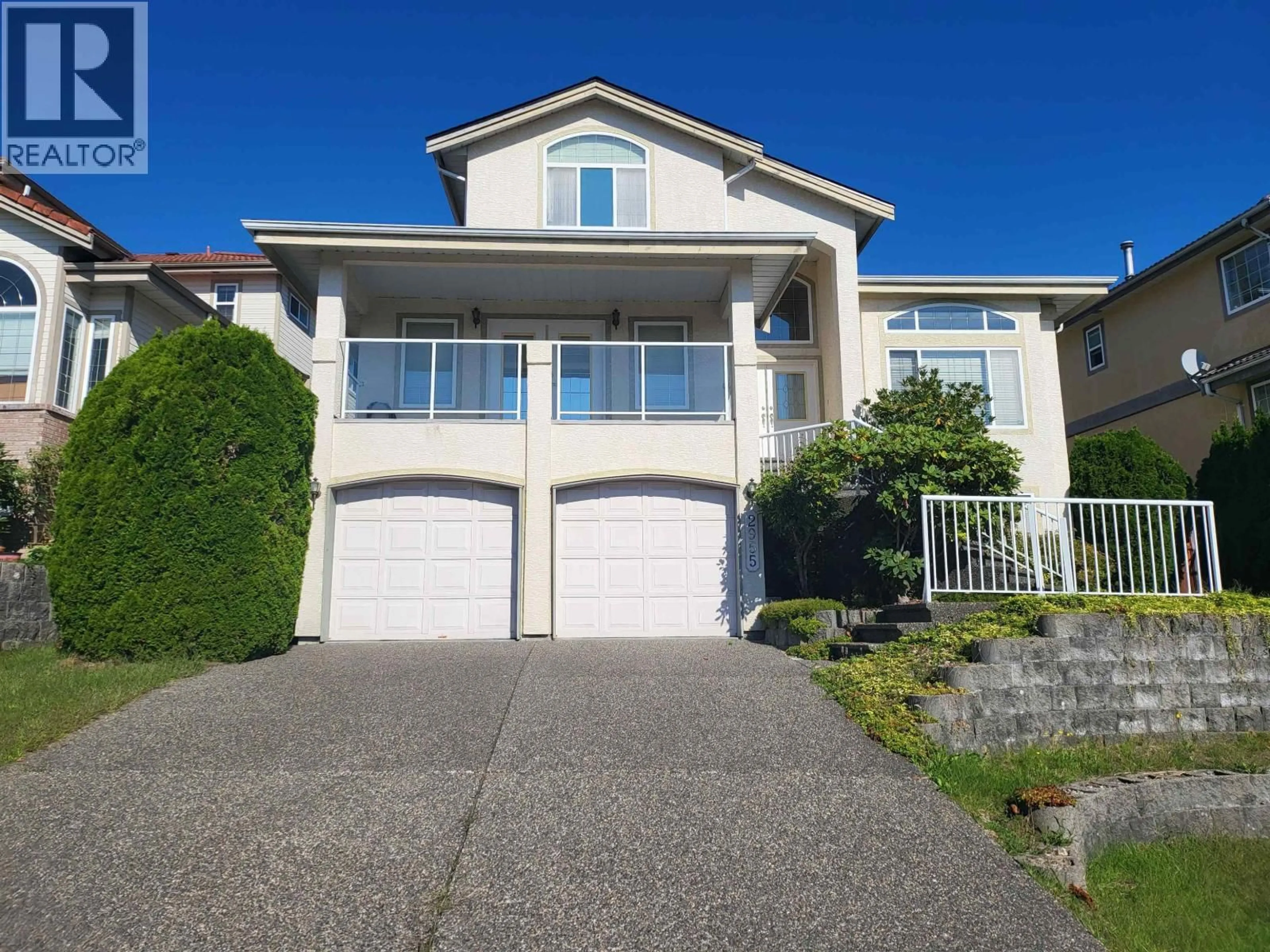 Home with vinyl exterior material, street for 2955 BLACKBEAR COURT, Coquitlam British Columbia V3E3A2
