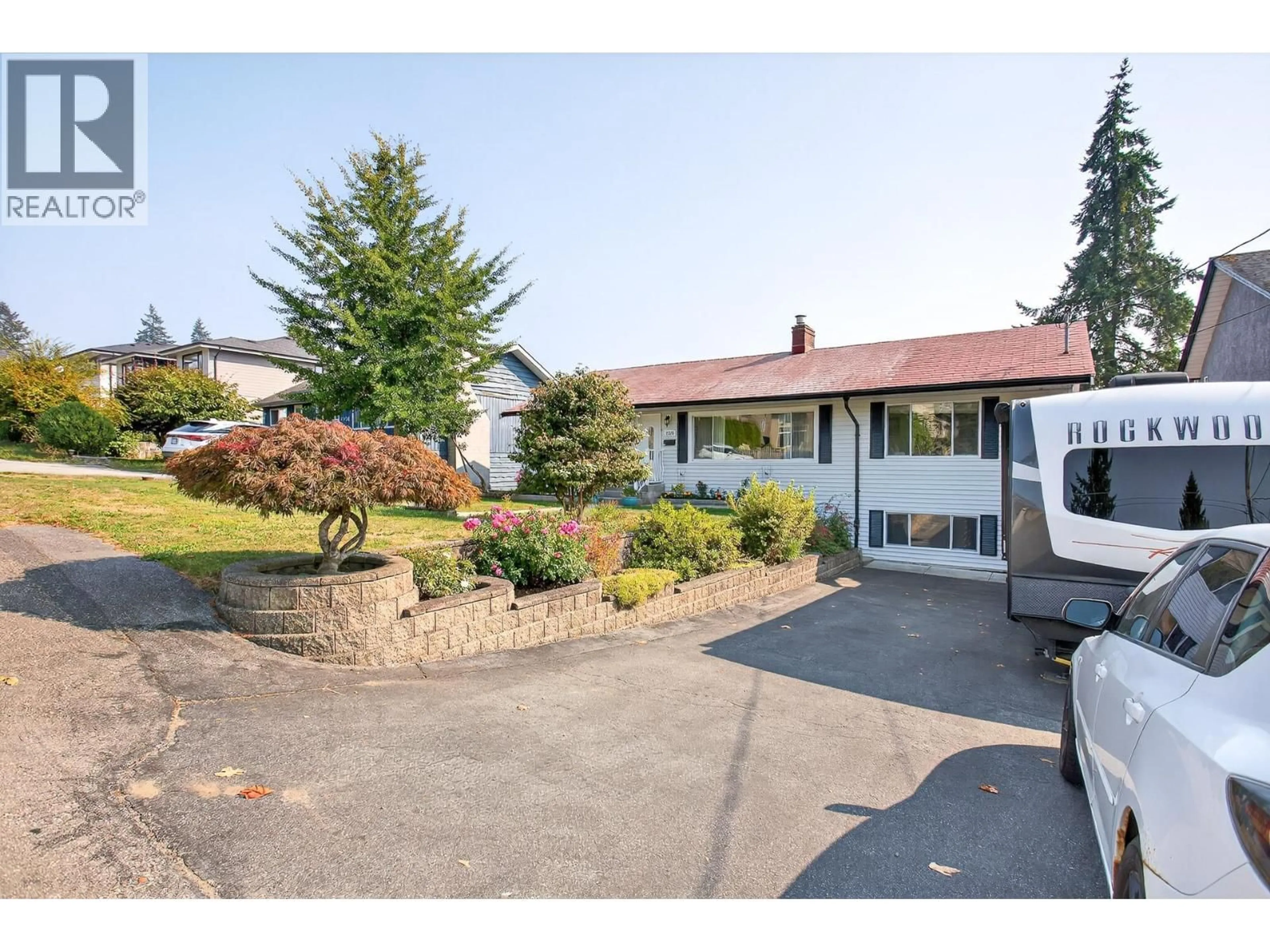 A pic from outside/outdoor area/front of a property/back of a property/a pic from drone, street for 2126 KUGLER AVENUE, Coquitlam British Columbia V3K2S6