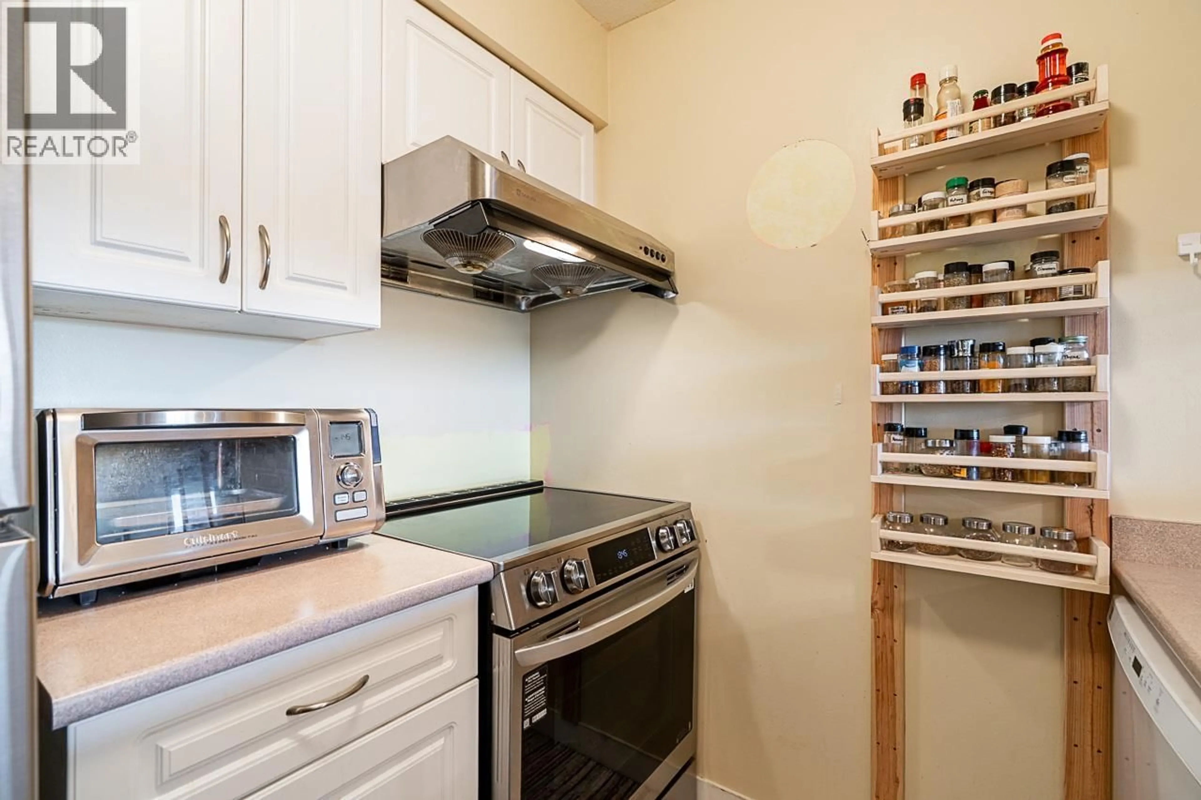 Standard kitchen, unknown for 804 - 4353 HALIFAX STREET, Burnaby British Columbia V5C5Z4