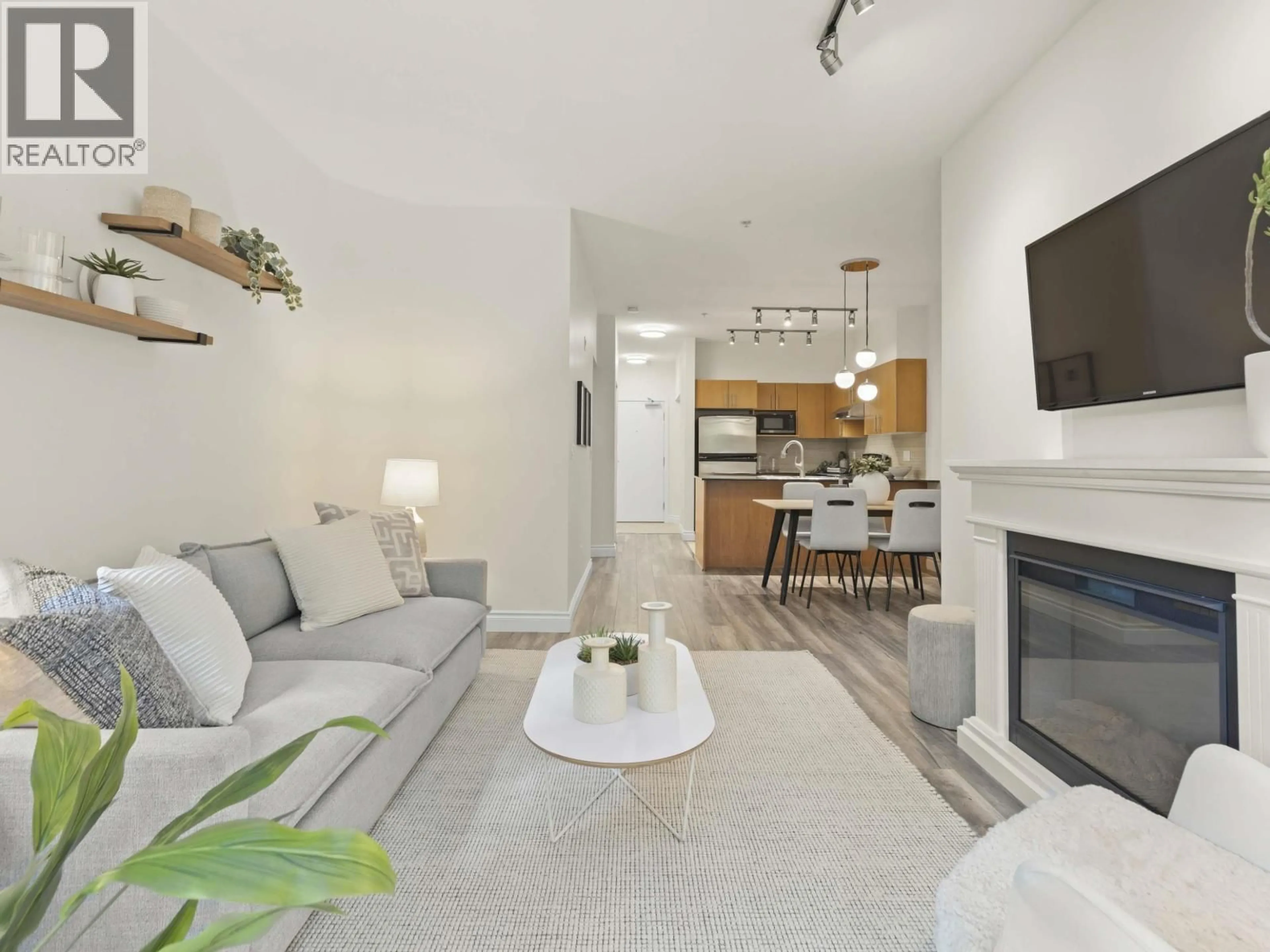 Living room with furniture, unknown for 104 - 1633 MACKAY AVENUE, North Vancouver British Columbia V7P0A2
