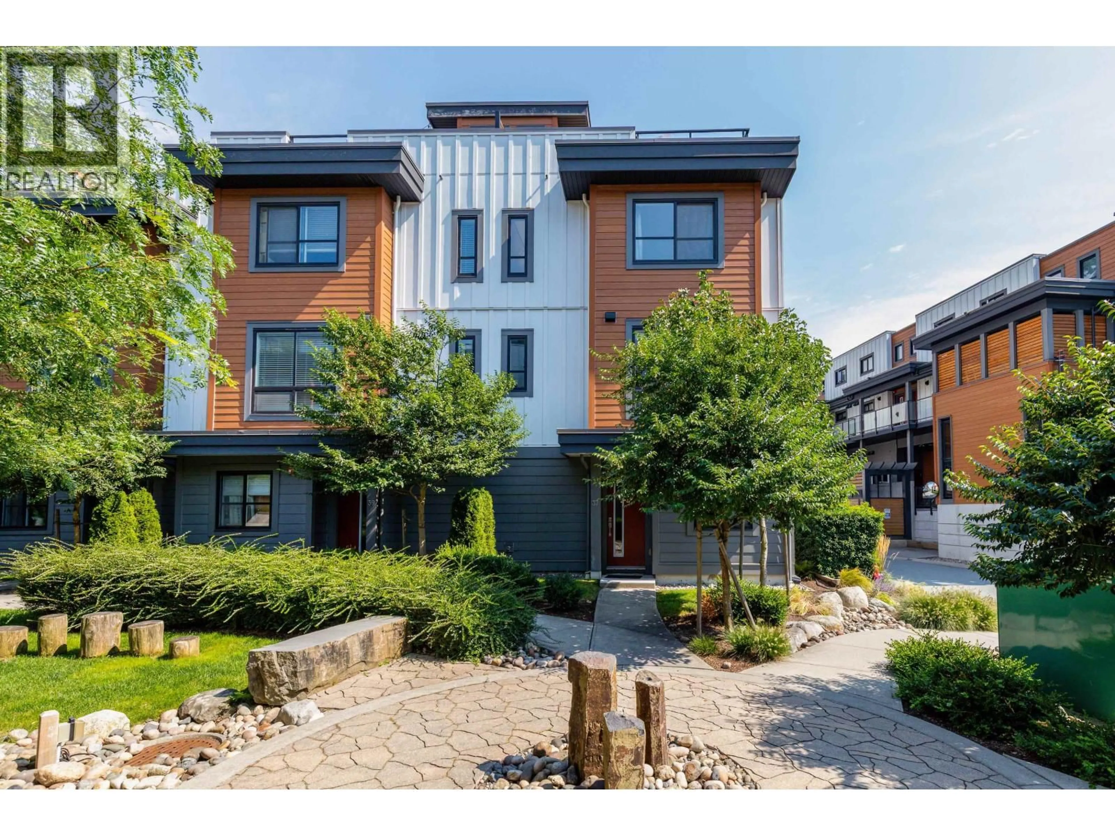 Home with brick exterior material, street for 37 - 39769 GOVERNMENT ROAD, Squamish British Columbia V8B0Z1
