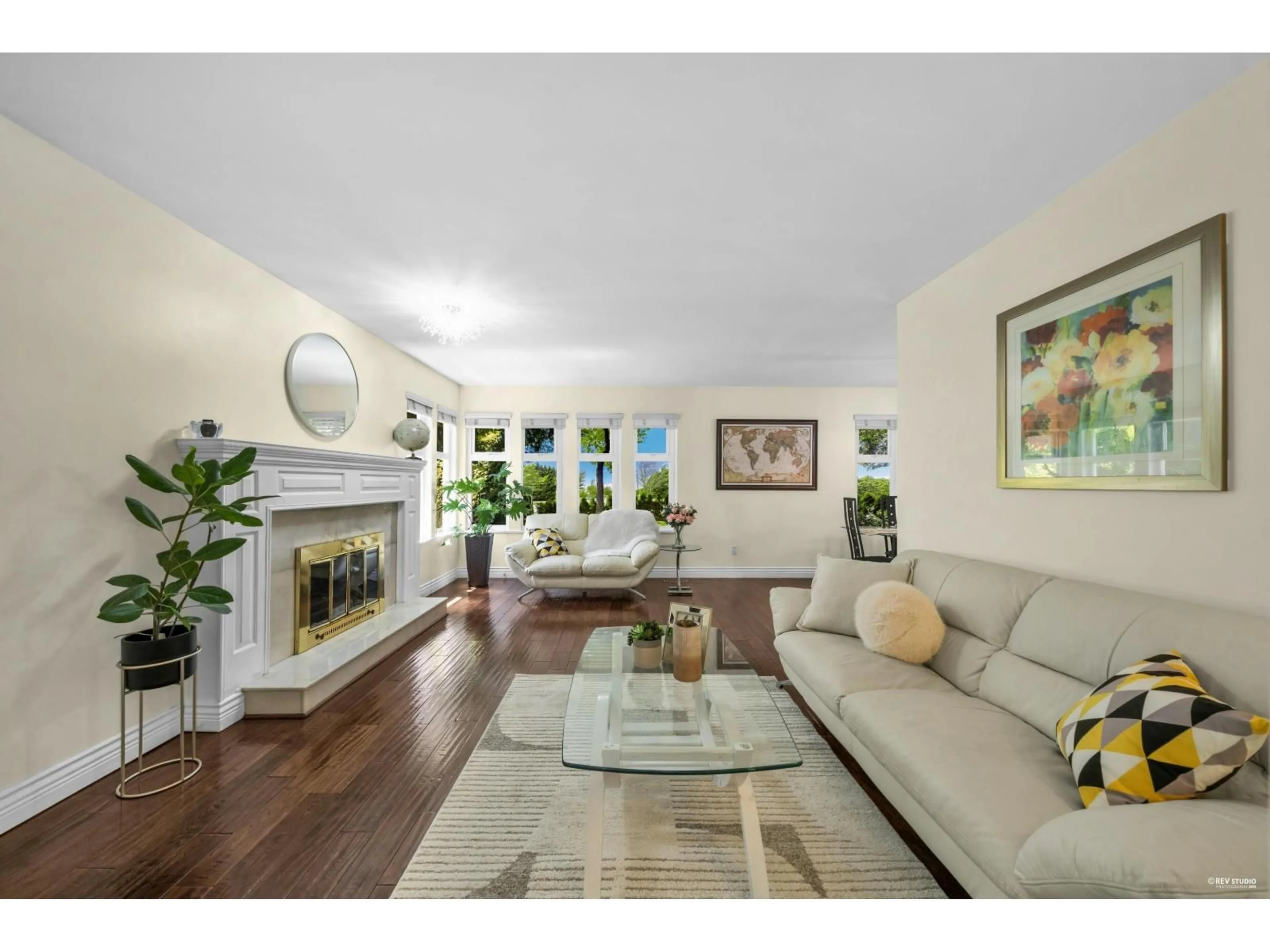 Living room with furniture, wood/laminate floor for 1906 148, Surrey British Columbia V4A6R3
