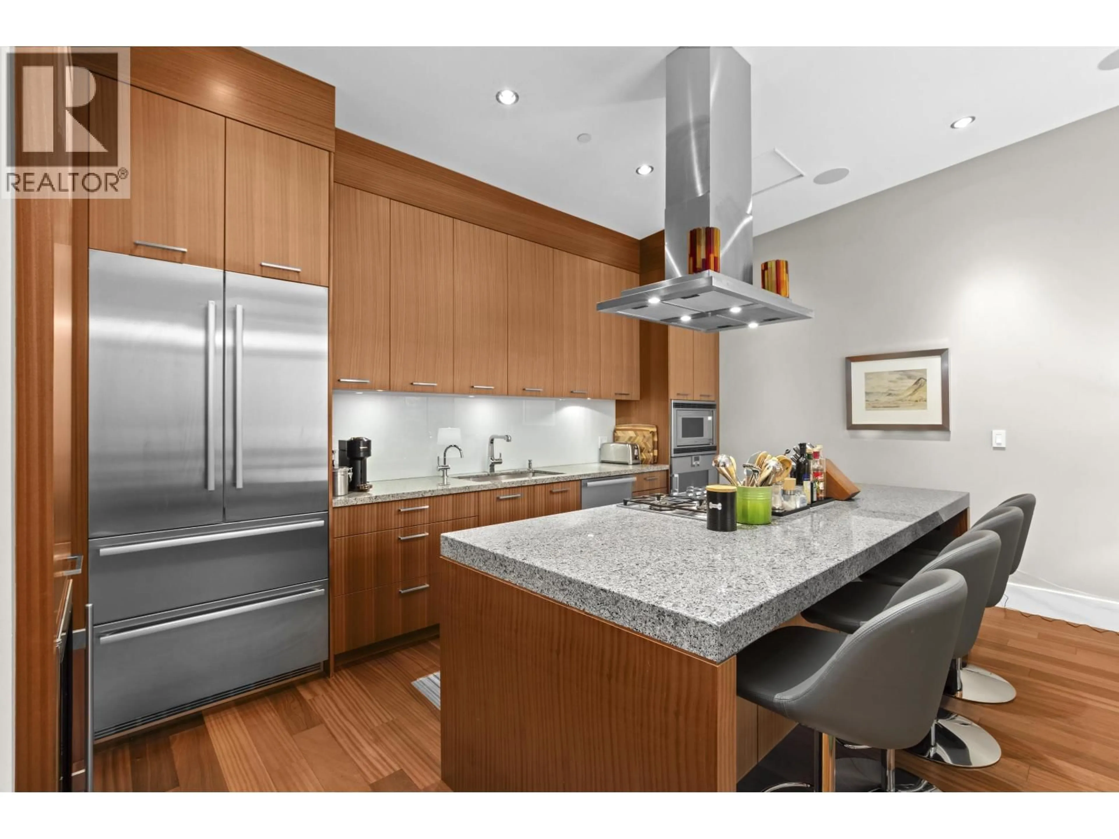 Contemporary kitchen, unknown for 2780 HIGHGROVE PLACE, West Vancouver British Columbia V7S0A4