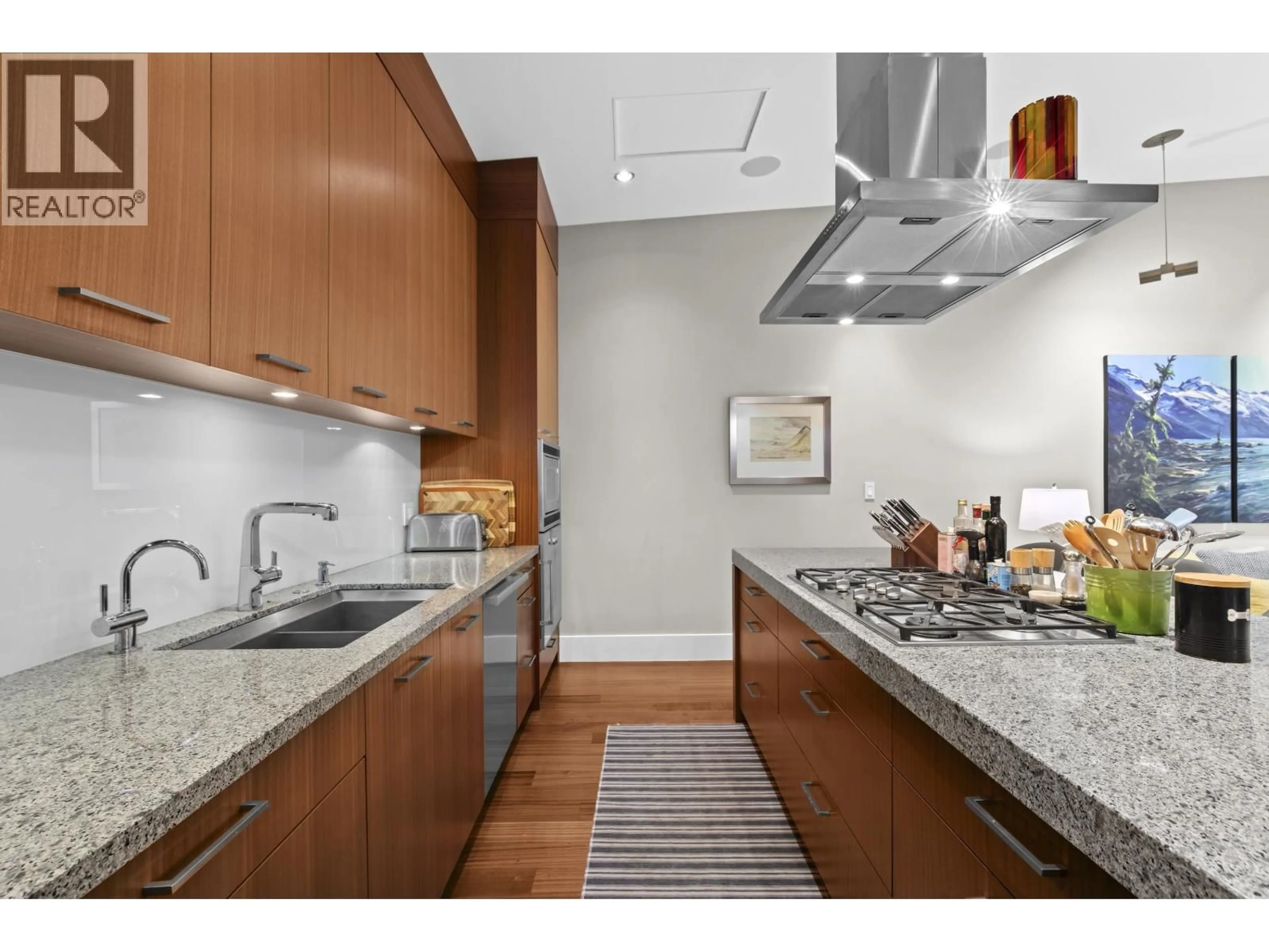 Standard kitchen, unknown for 2780 HIGHGROVE PLACE, West Vancouver British Columbia V7S0A4