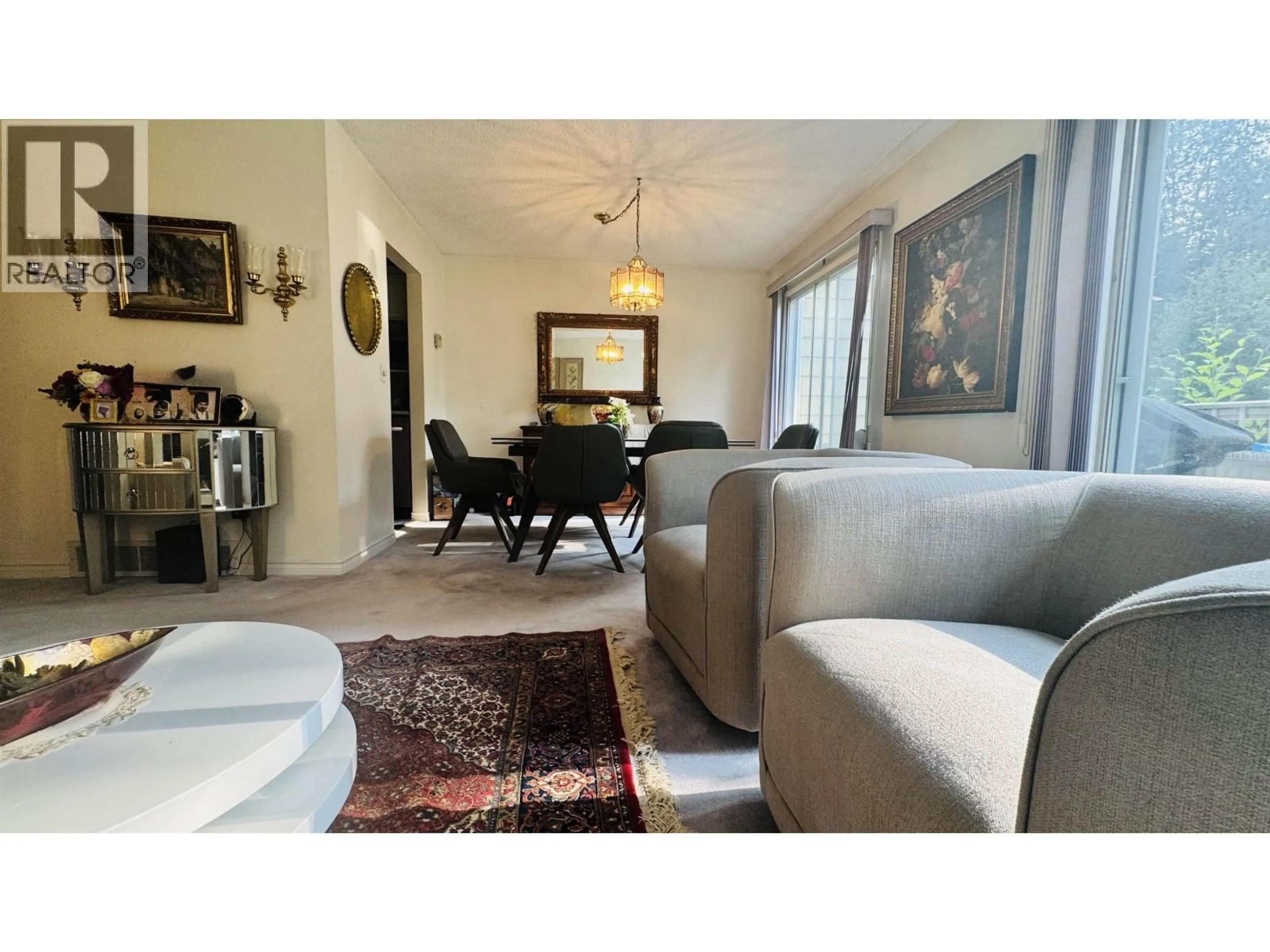 Living room with furniture, unknown for 34 - 5330 BROADWAY, Burnaby British Columbia V5B2X7