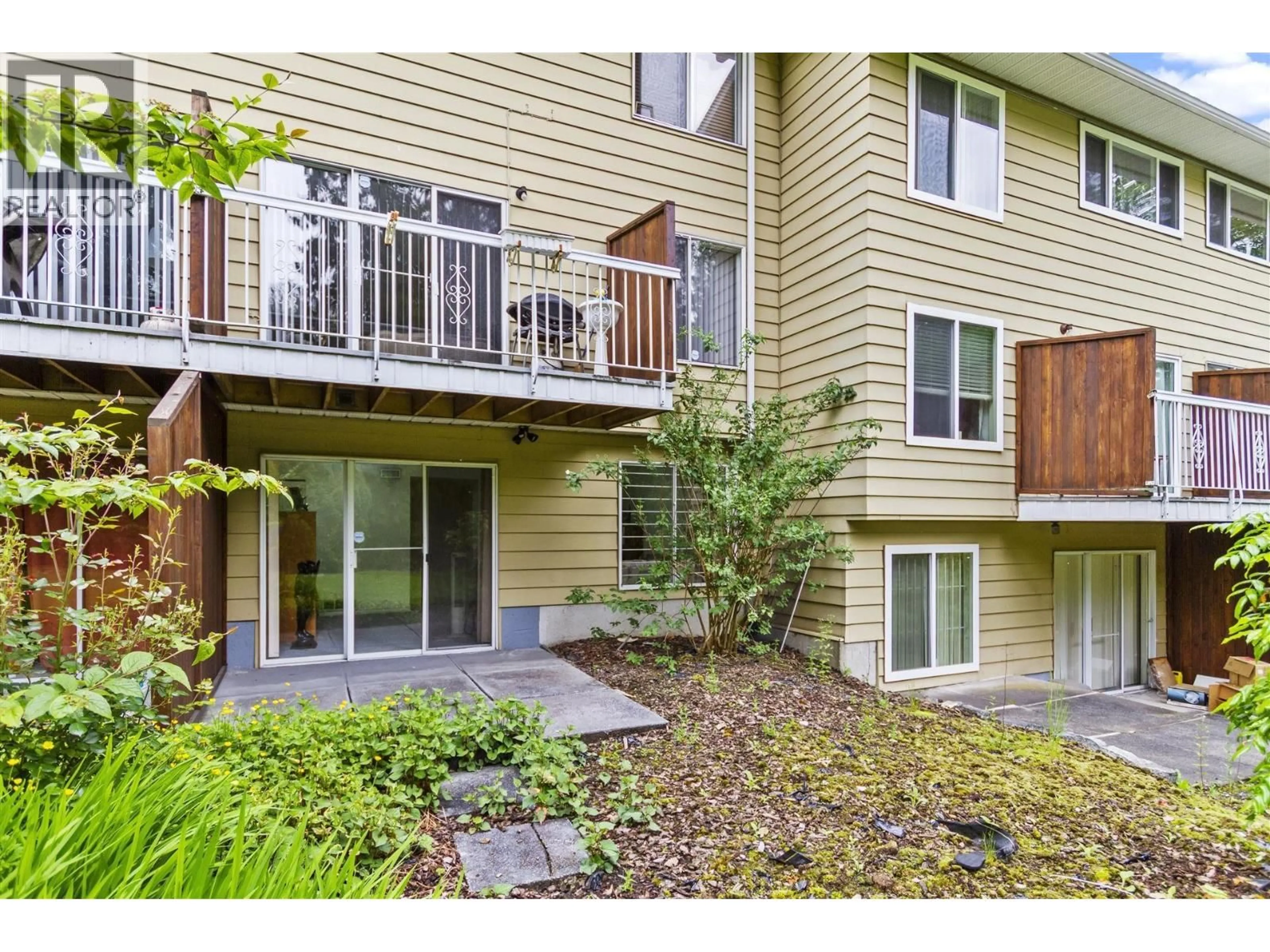 Patio, water/lake/river/ocean view for 34 - 5330 BROADWAY, Burnaby British Columbia V5B2X7