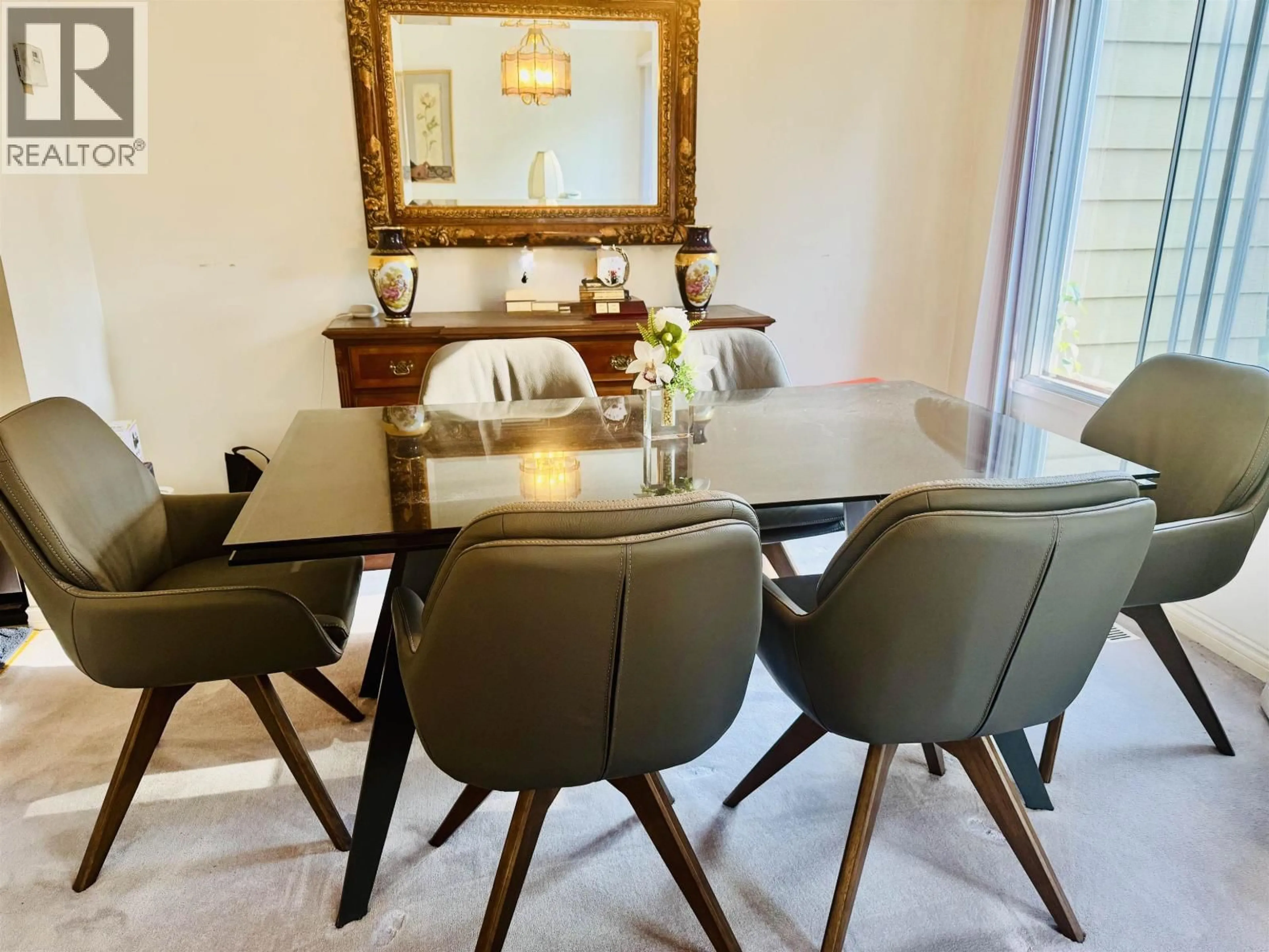 Dining room, wood/laminate floor for 34 - 5330 BROADWAY, Burnaby British Columbia V5B2X7