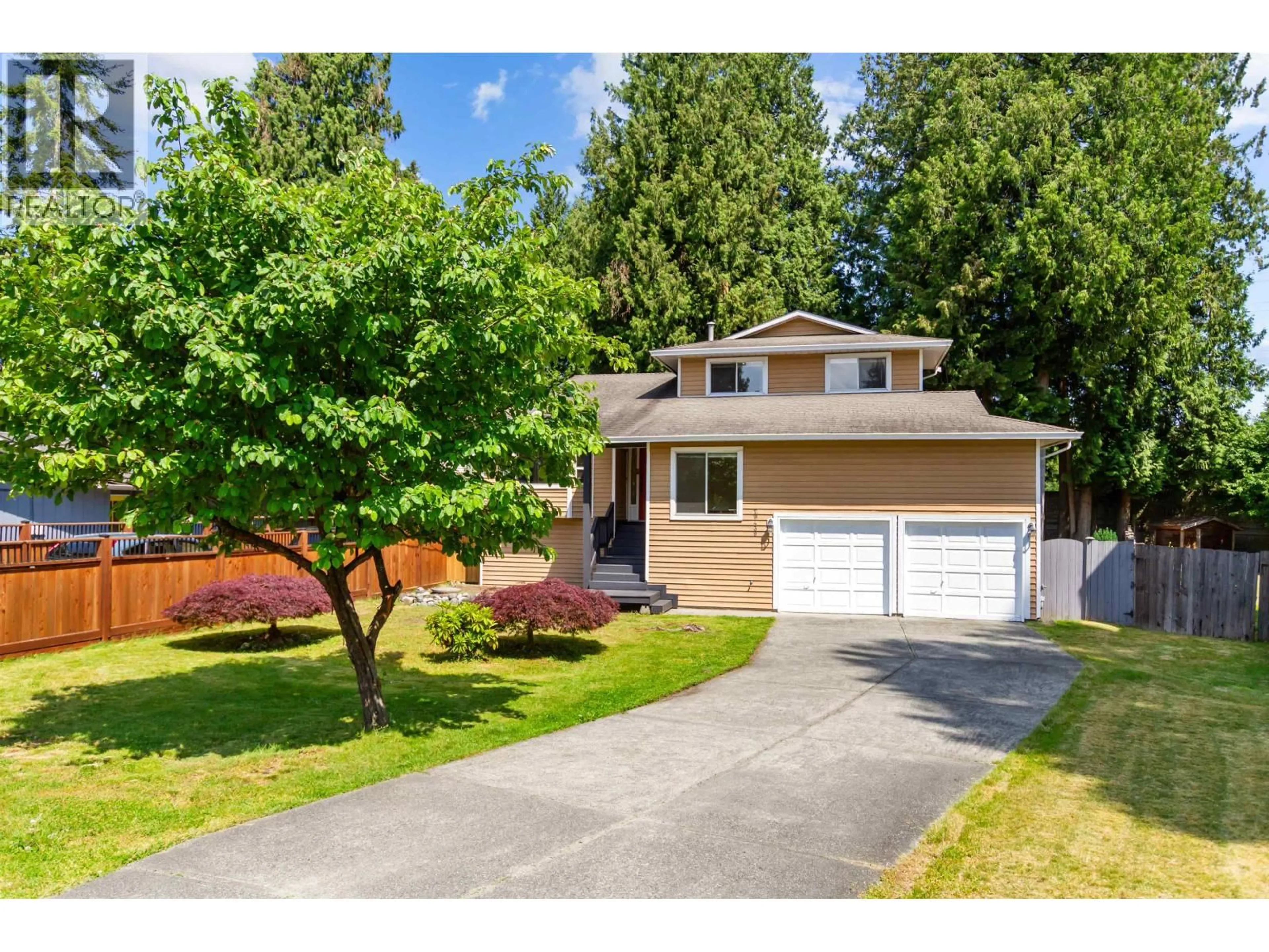 Home with vinyl exterior material, street for 19439 DAVISON ROAD, Pitt Meadows British Columbia V3Y1A7