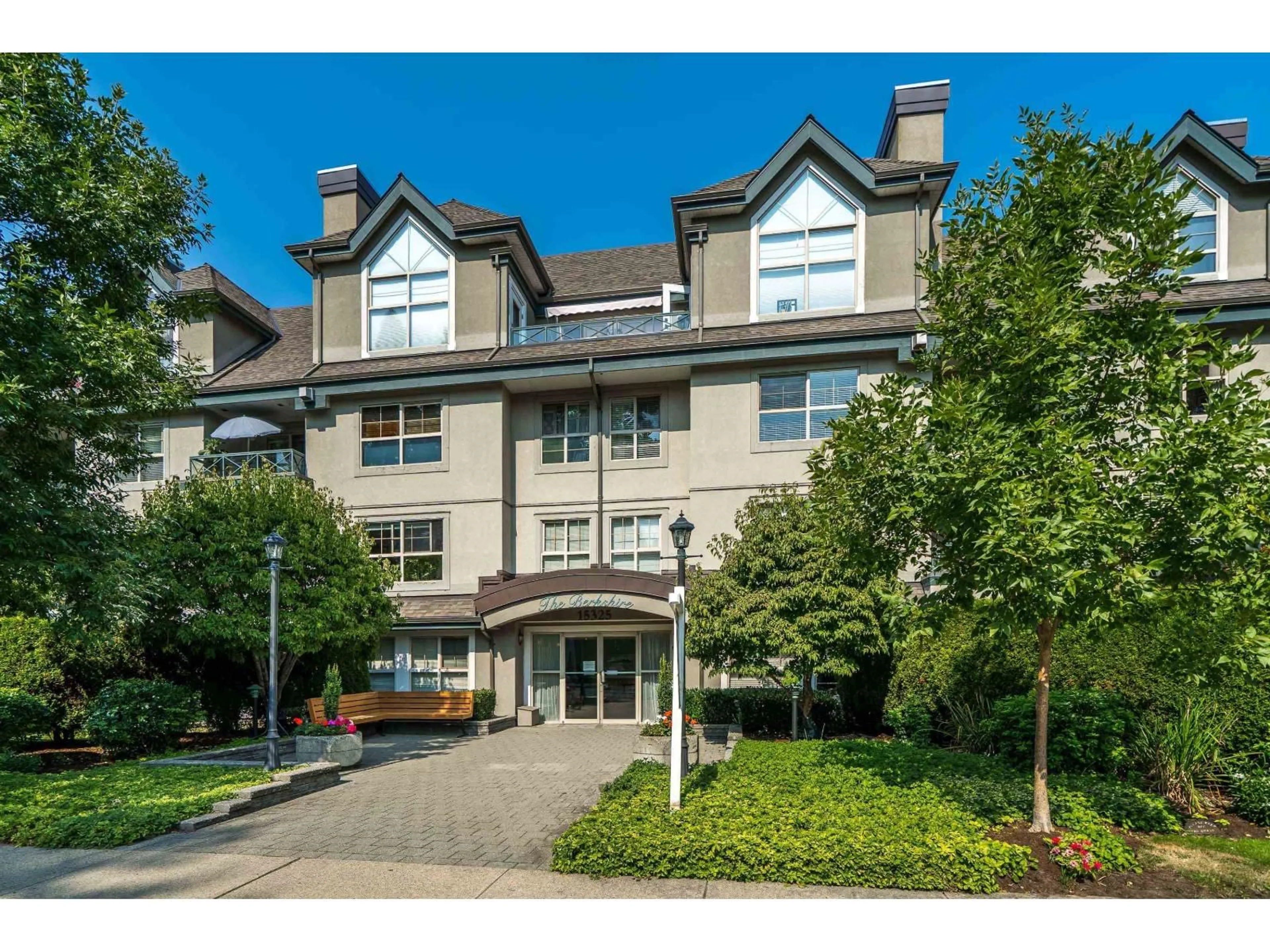 Unknown for 303 - 15325 17, Surrey British Columbia V4A1T8