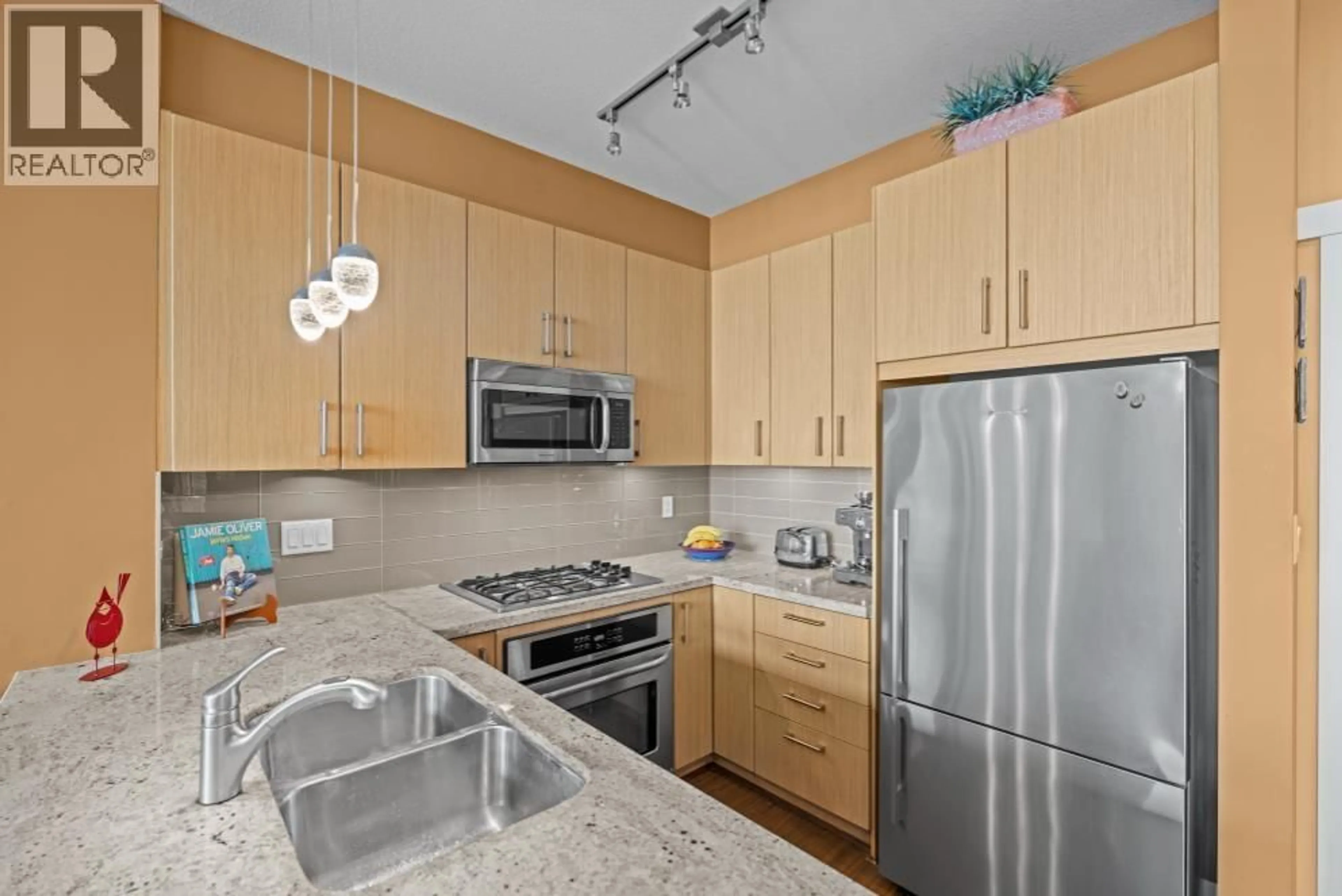 Standard kitchen, unknown for 507 - 119 22ND STREET, North Vancouver British Columbia V7M0B4