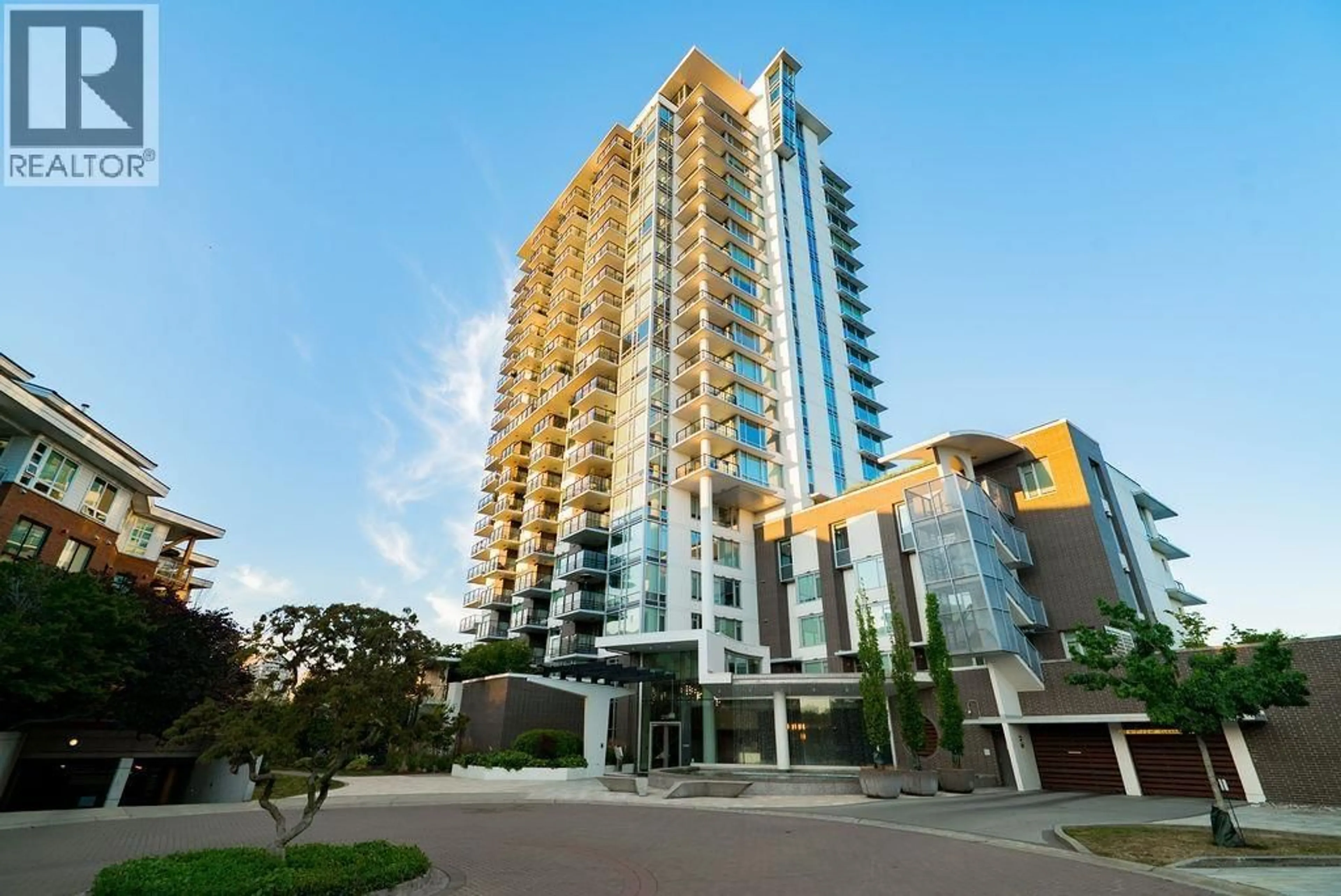 Indoor foyer for 305 - 210 SALTER STREET, New Westminster British Columbia V3M0J9