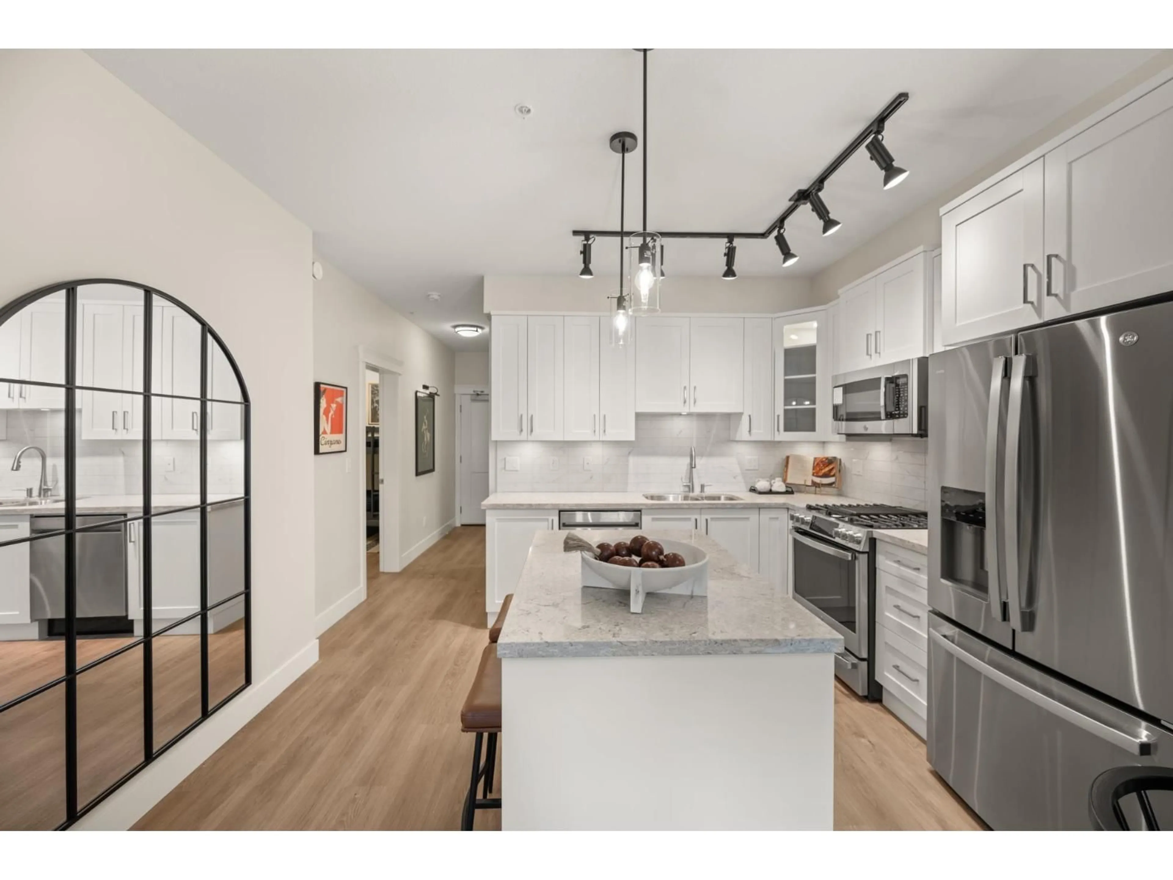 Open concept kitchen, unknown for 407 - 20926 83, Langley British Columbia V2Y3Y9