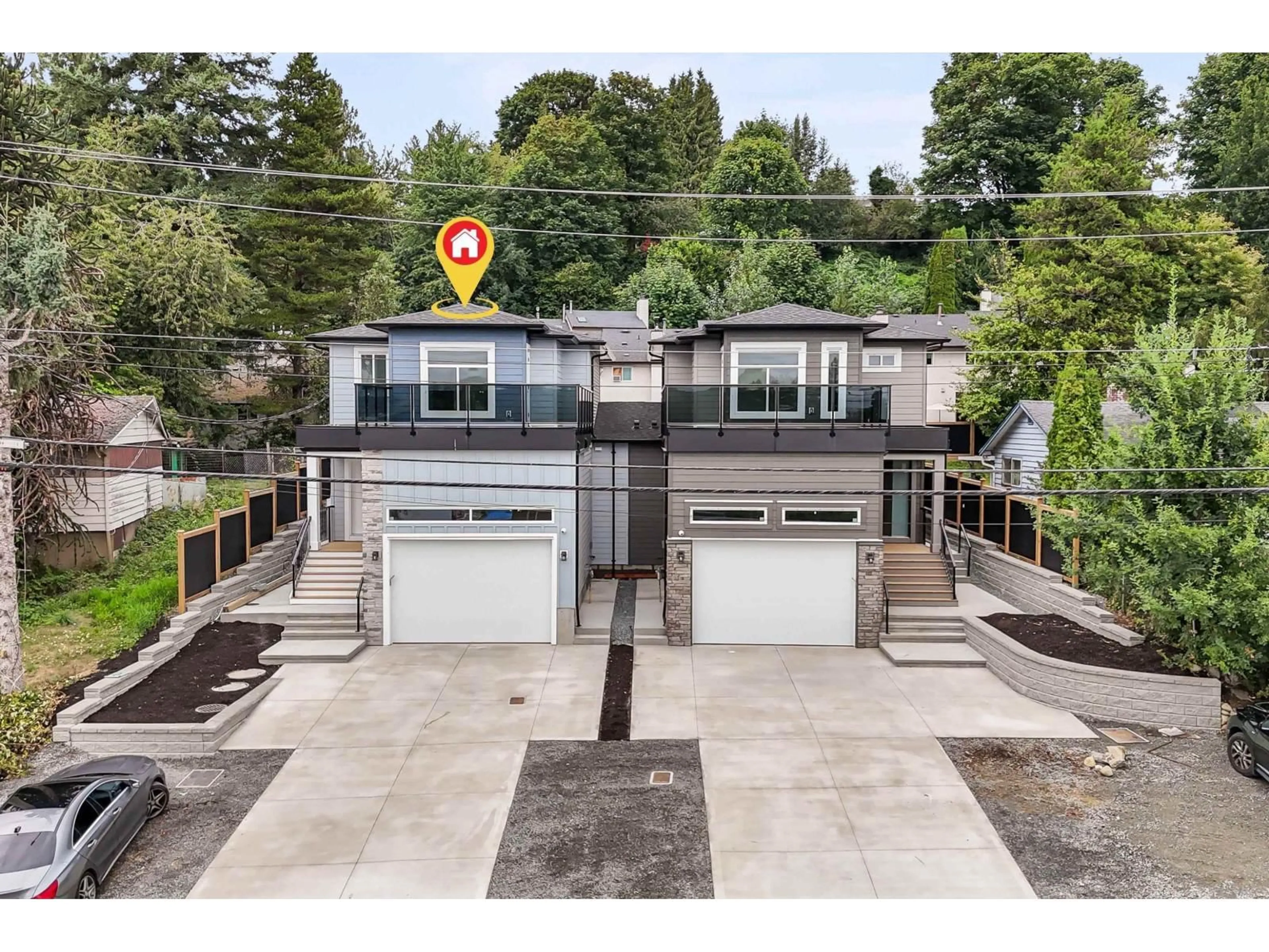 A pic from outside/outdoor area/front of a property/back of a property/a pic from drone, street for A - 32729 FRASER, Mission British Columbia V2V1C9