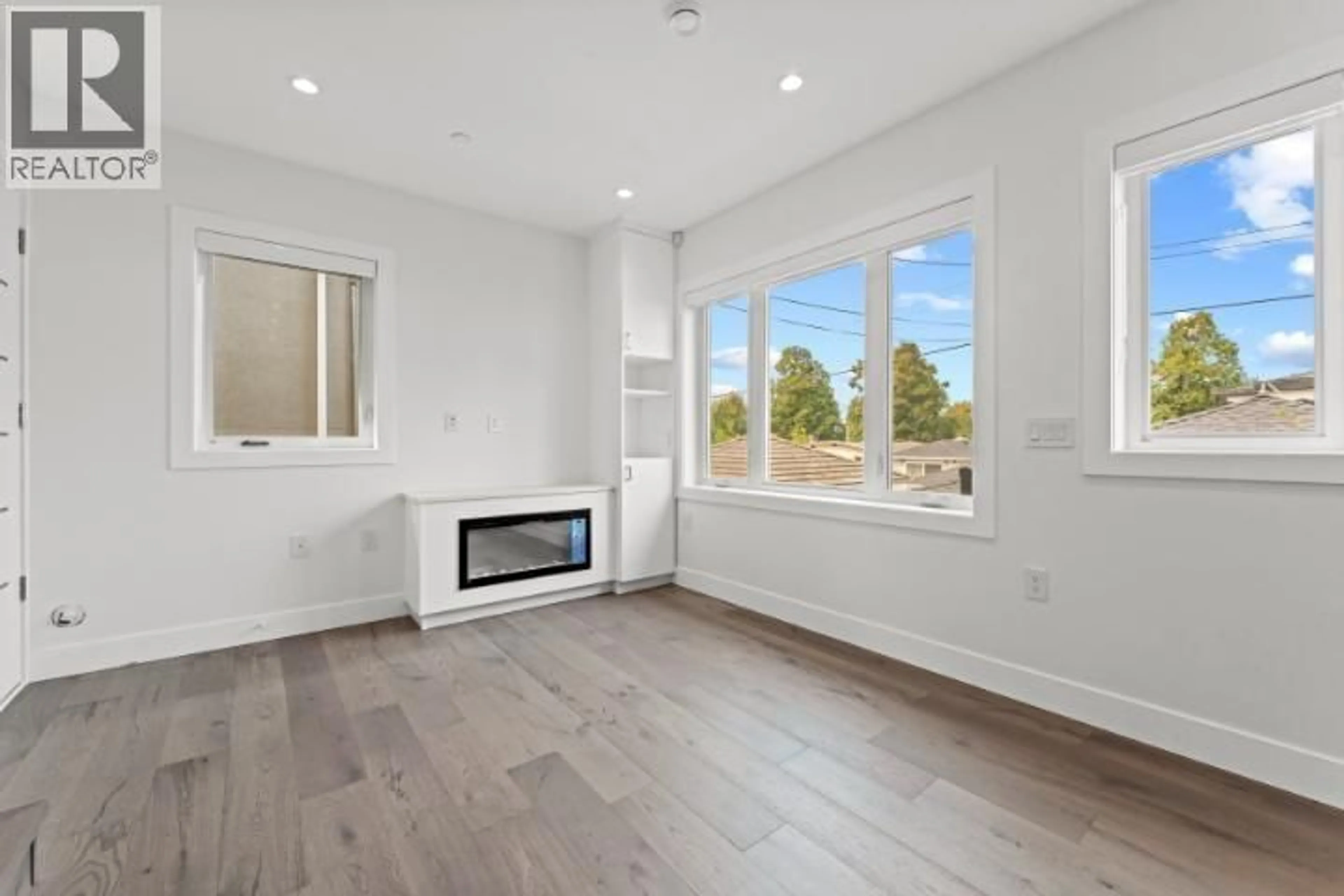 A pic of a room for 2 - 3571 28TH AVENUE, Vancouver British Columbia V5R1T4