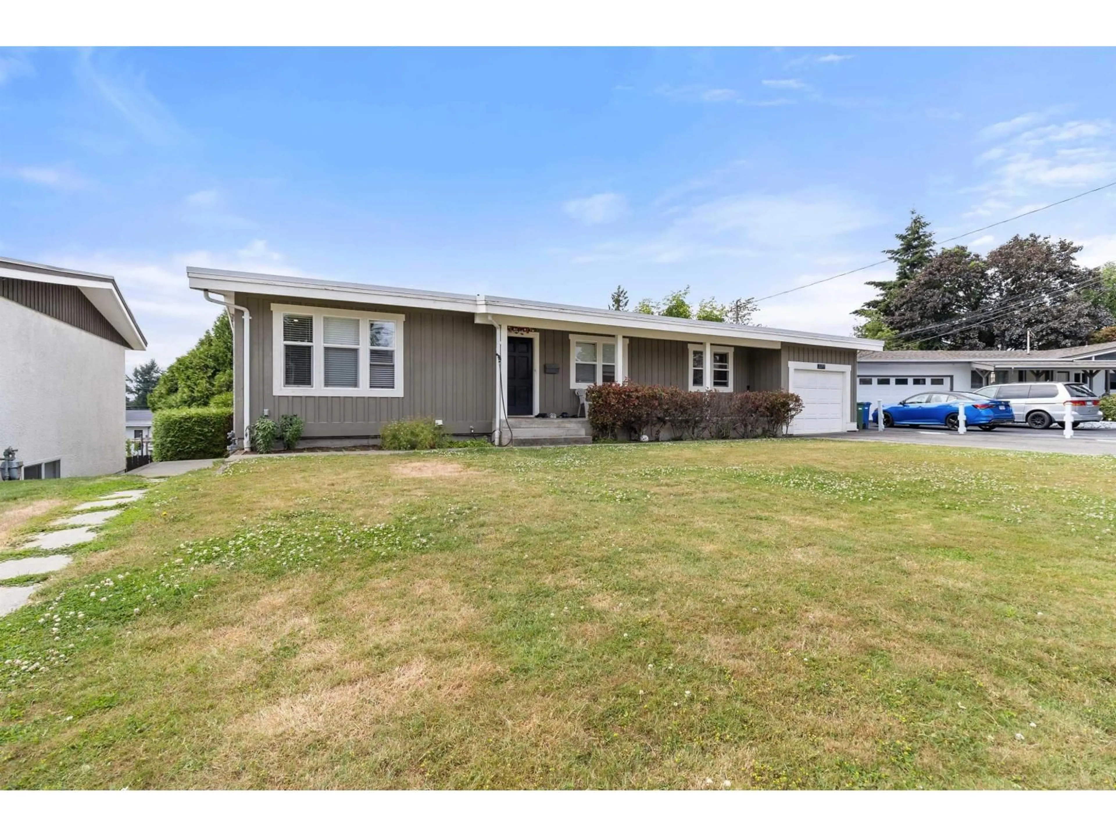 Home with vinyl exterior material, street for 2277 RAINIER, Abbotsford British Columbia V2T3E6