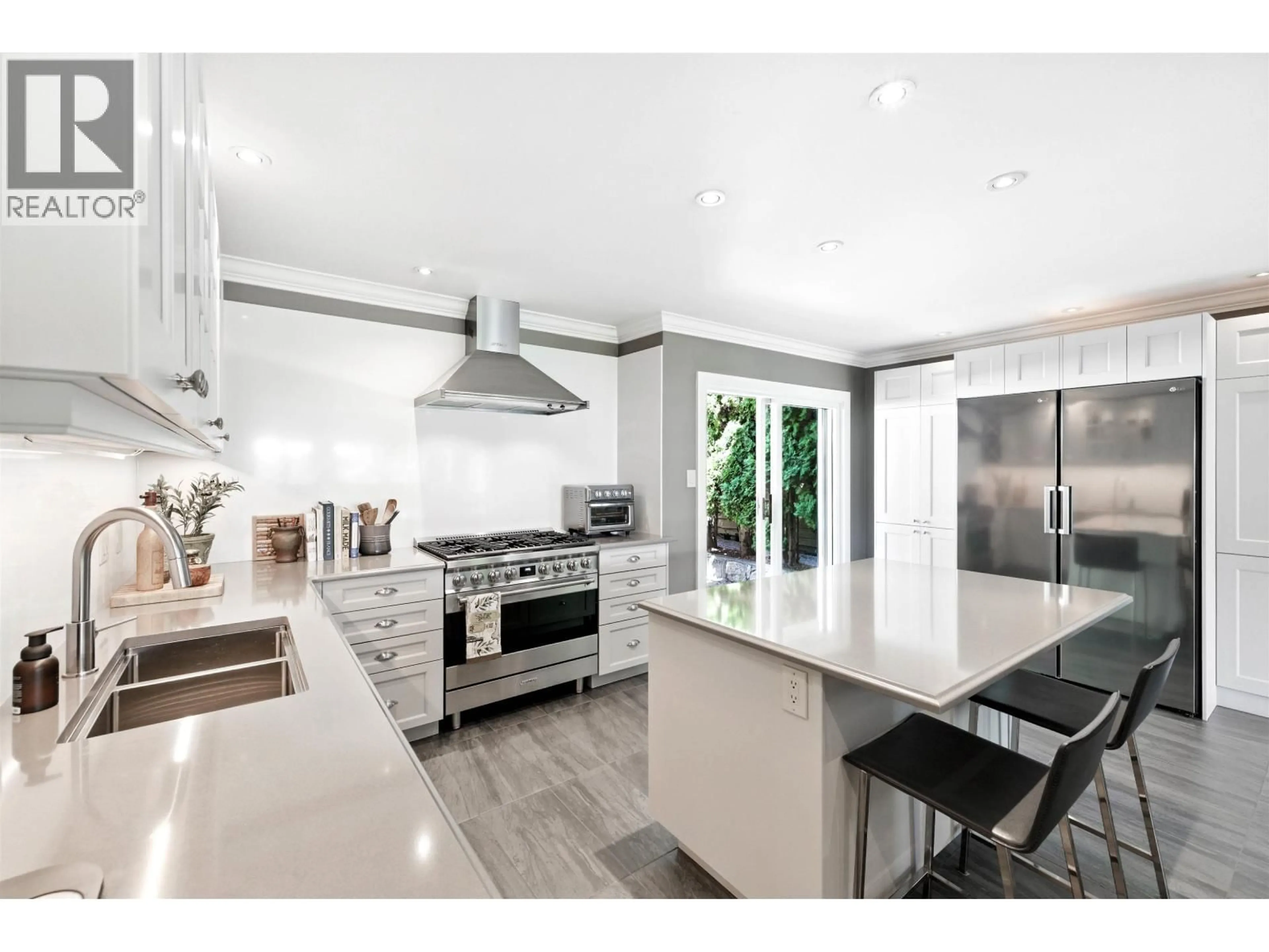 Open concept kitchen, ceramic/tile floor for 4817 MEADFEILD ROAD, West Vancouver British Columbia V7W3E6