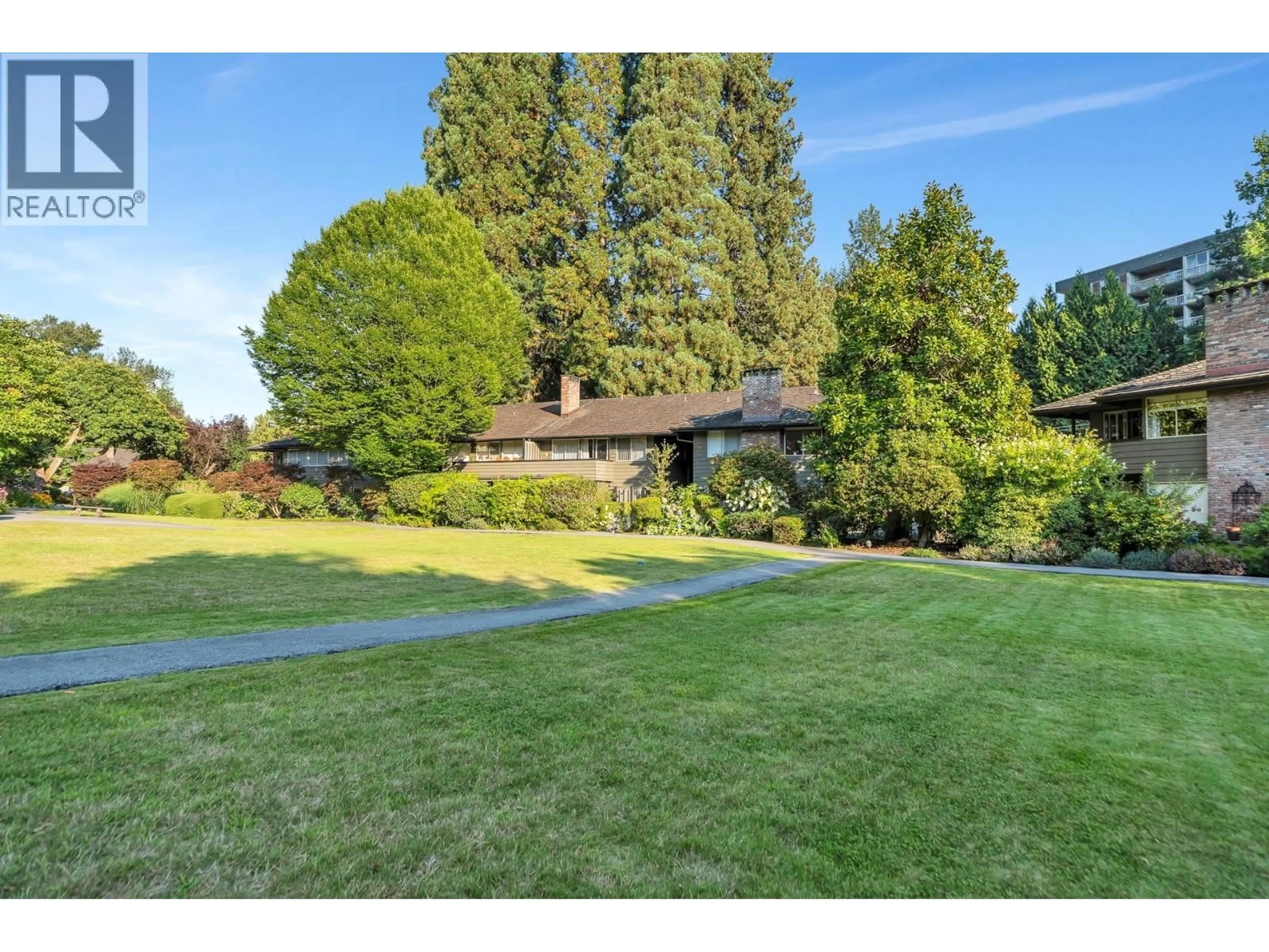 A pic from outside/outdoor area/front of a property/back of a property/a pic from drone, unknown for 208 - 235 KEITH ROAD, West Vancouver British Columbia V7T1L5