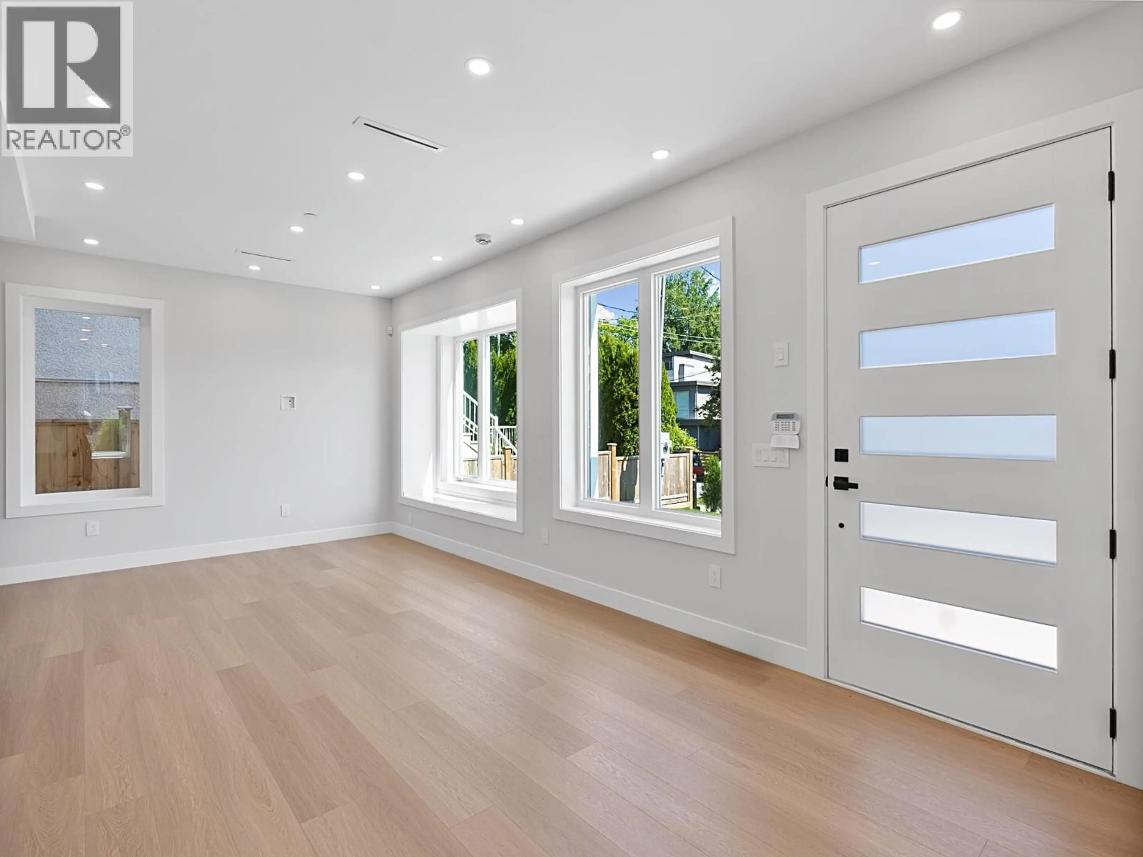 Indoor entryway for 4041 ST. CATHERINES STREET, Vancouver British Columbia V5V4L7
