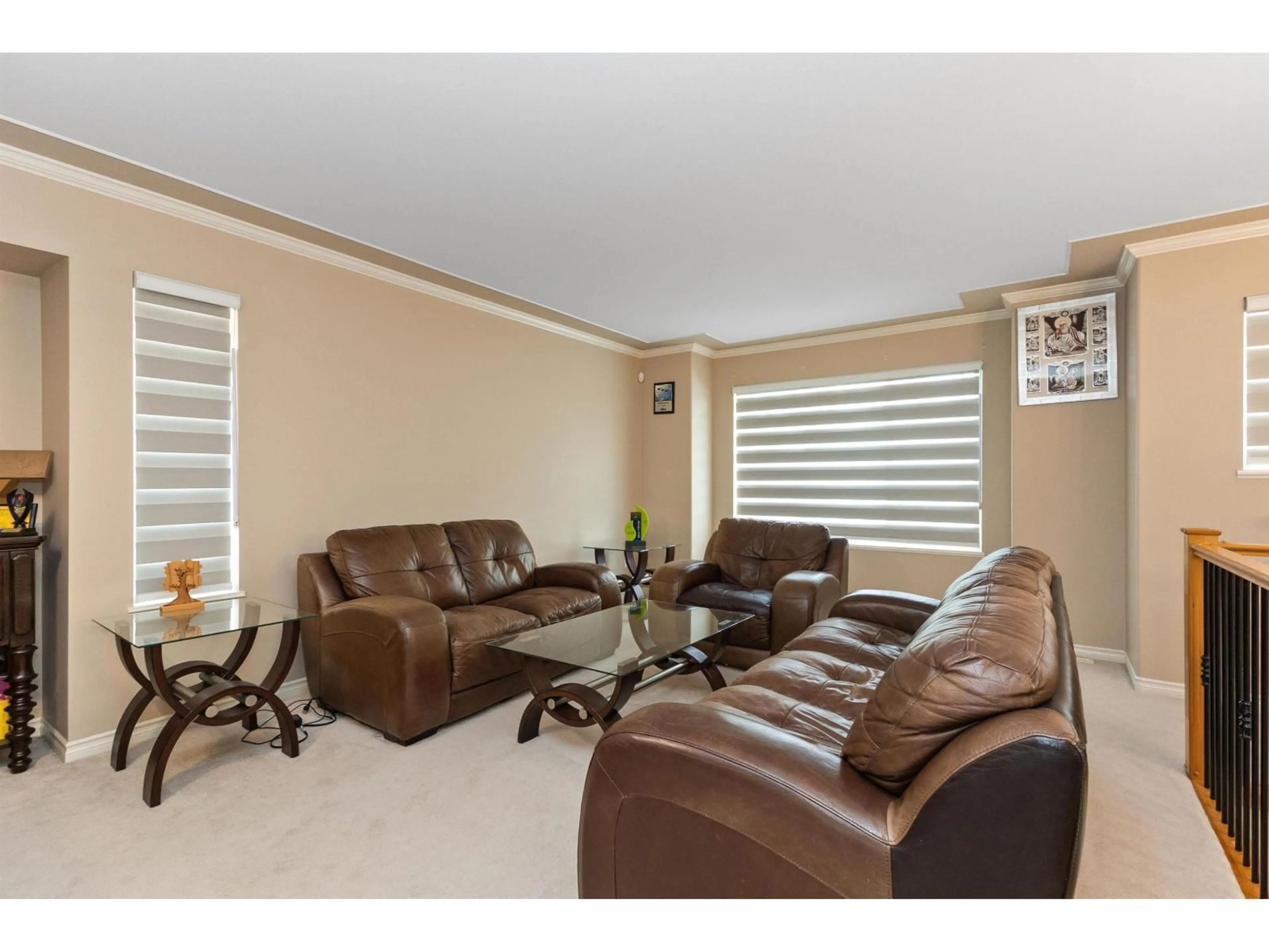 Living room with furniture, wood/laminate floor for 34463 LARIAT, Abbotsford British Columbia V2S8N1