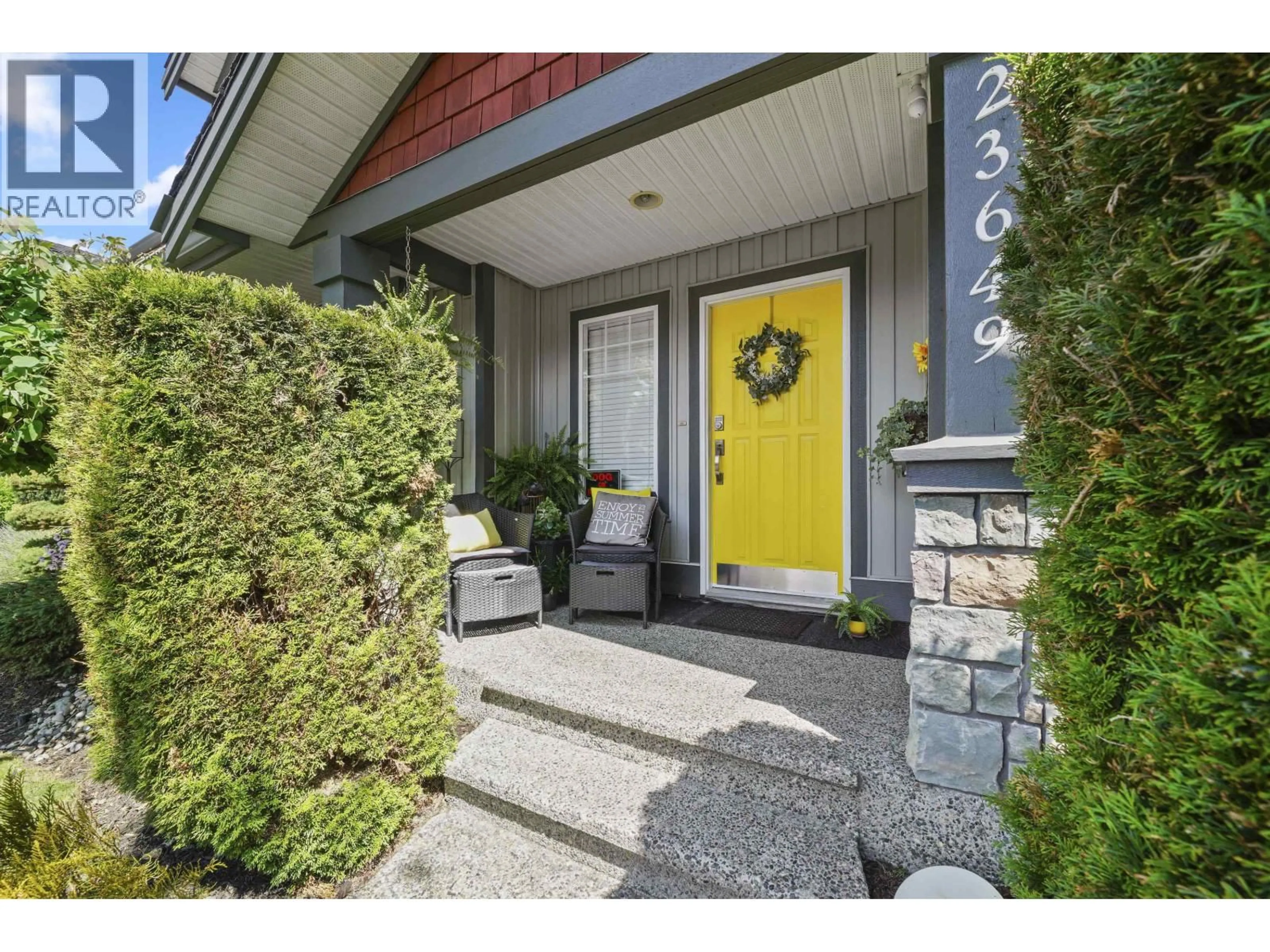 Indoor entryway for 23649 KANAKA WAY, Maple Ridge British Columbia V2N1E5