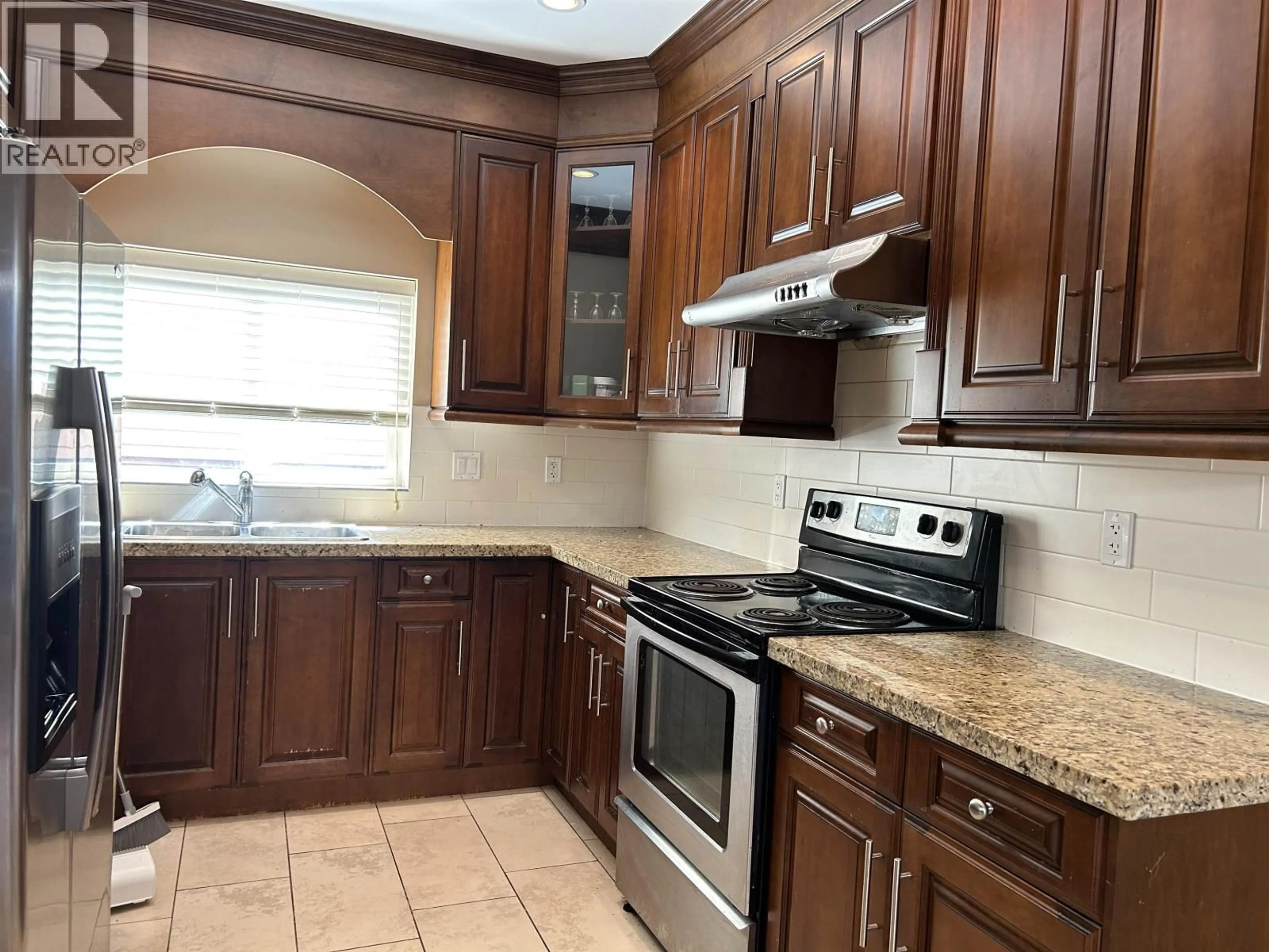 Standard kitchen, ceramic/tile floor for 8463 OAK STREET, Vancouver British Columbia V6P4A9