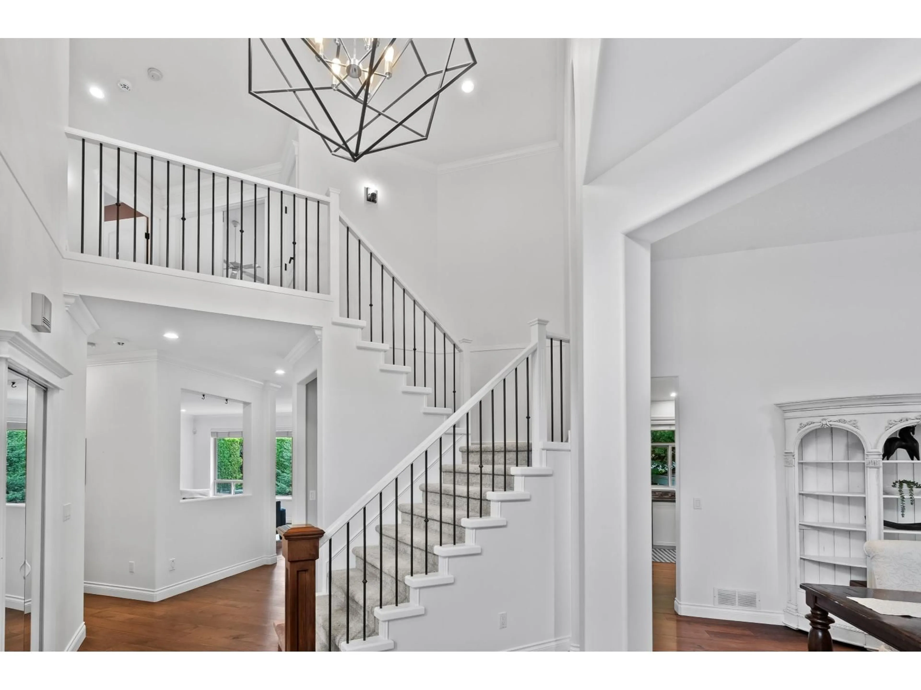 Indoor entryway for 15639 37A, Surrey British Columbia V3S0H7