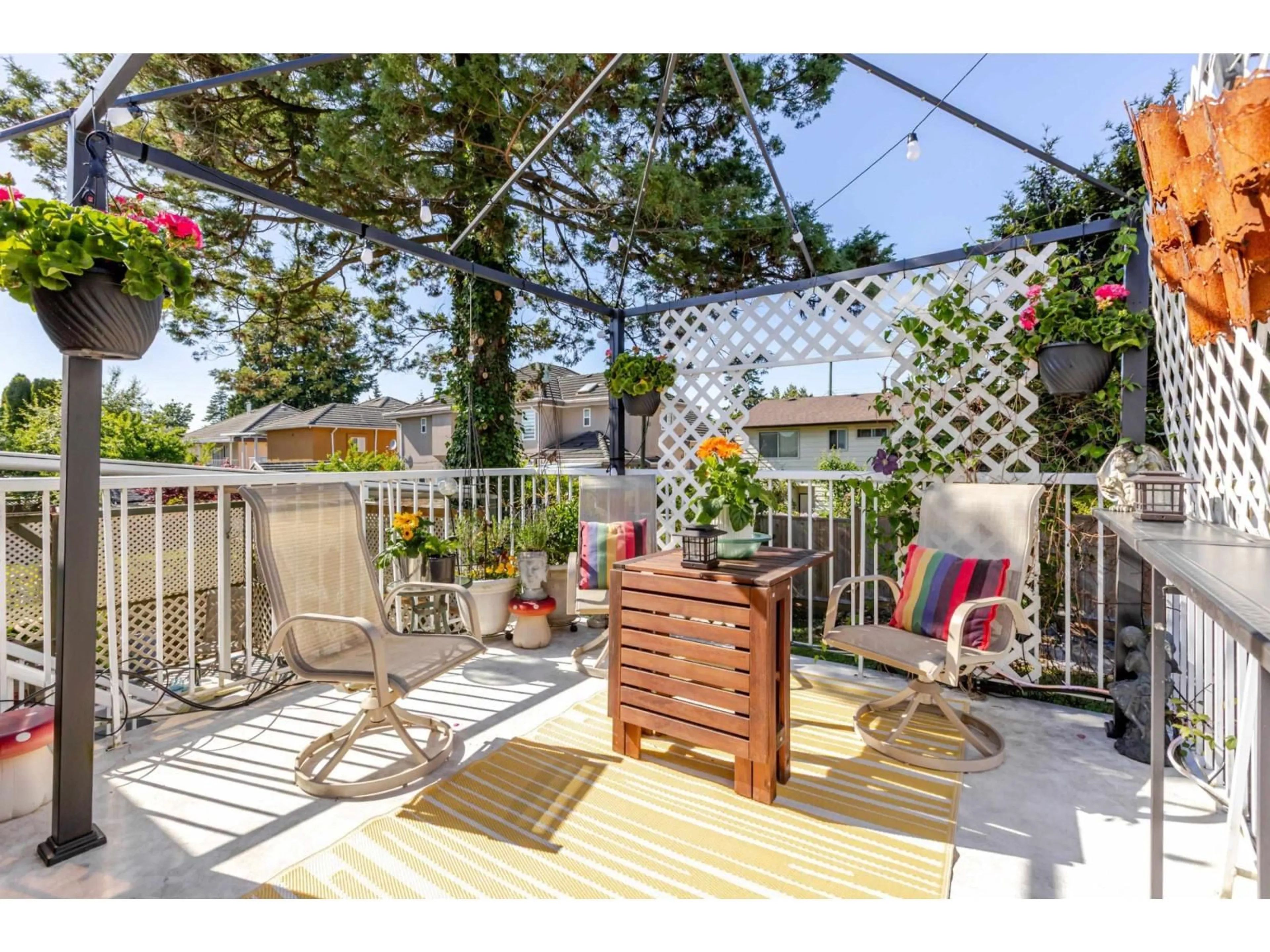 Patio, street for 11371 87A, Delta British Columbia V4C3A7