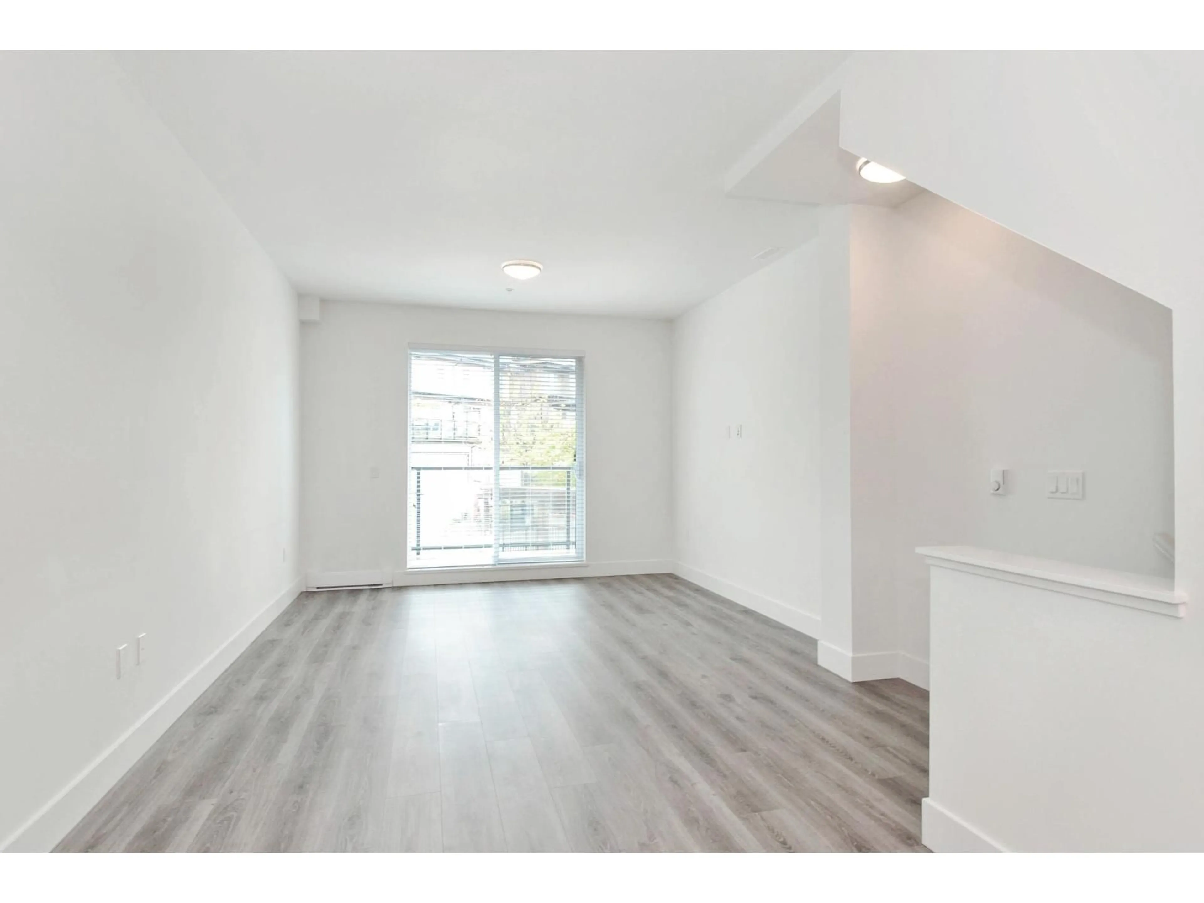 A pic of a room for 28 - 15775 MOUNTAIN VIEW, Surrey British Columbia V3Z0W7