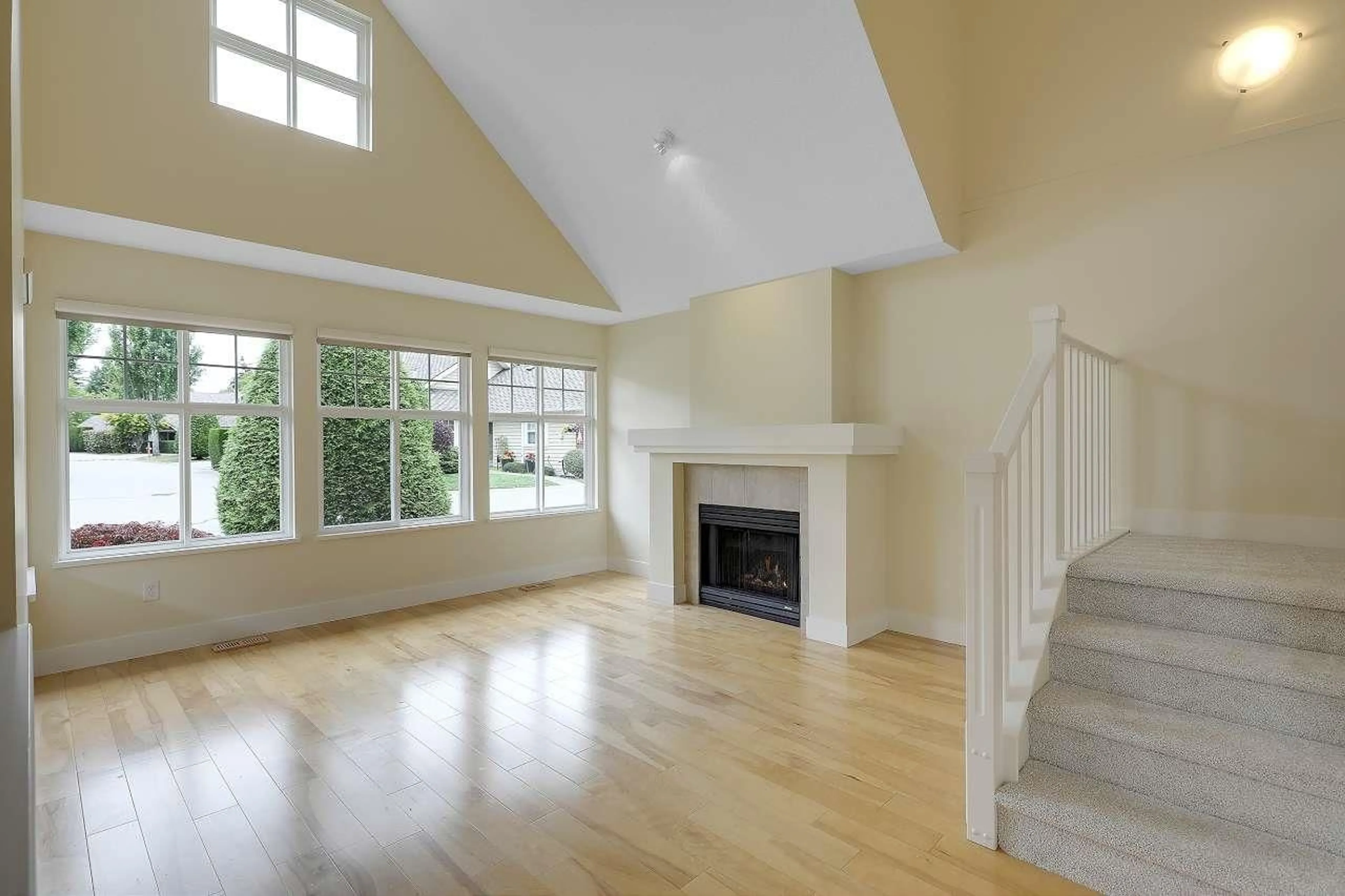 Unknown for 19 - 15450 ROSEMARY HEIGHTS, Surrey British Columbia V3Z0K1
