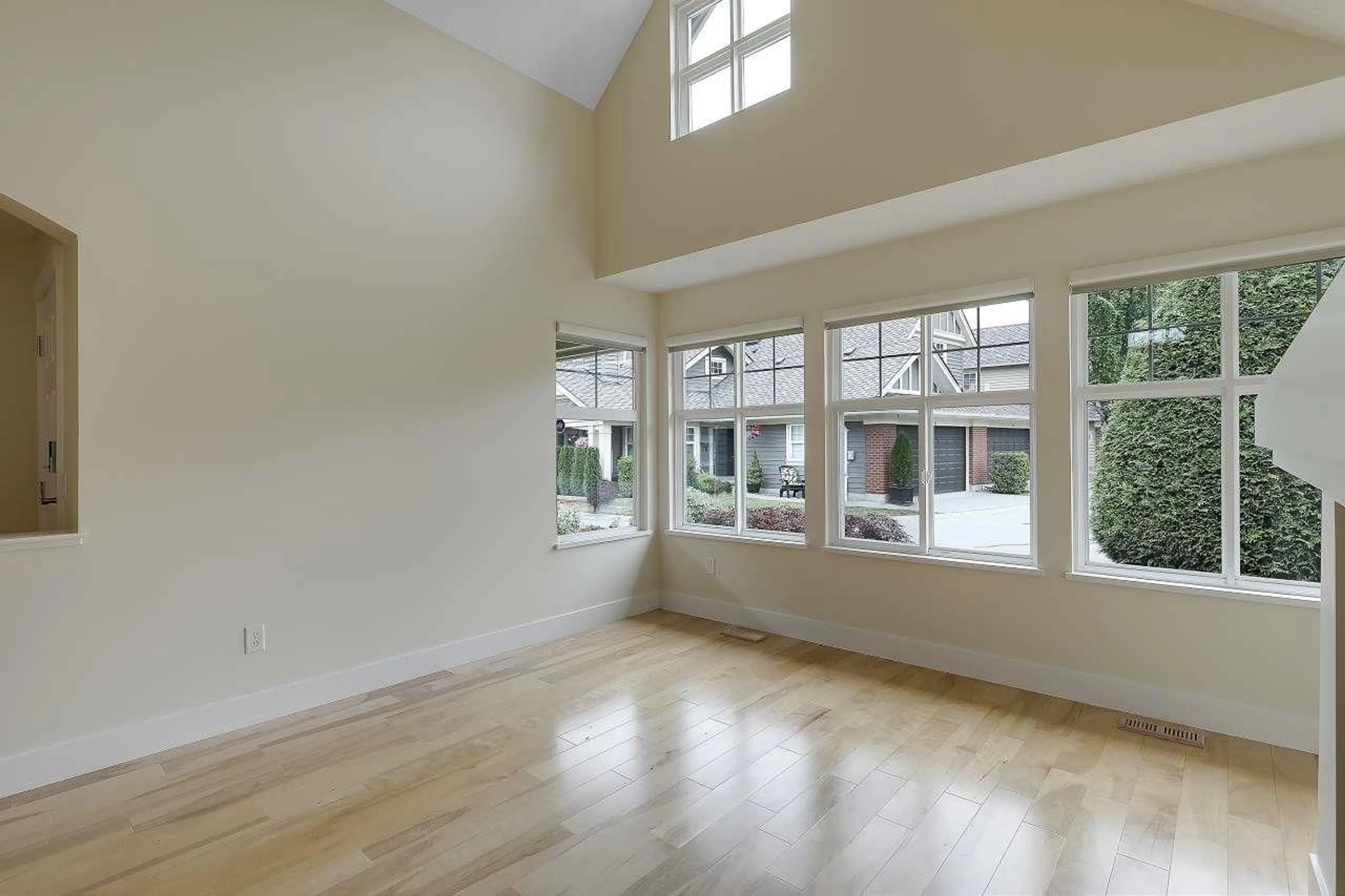 A pic of a room for 19 - 15450 ROSEMARY HEIGHTS, Surrey British Columbia V3Z0K1