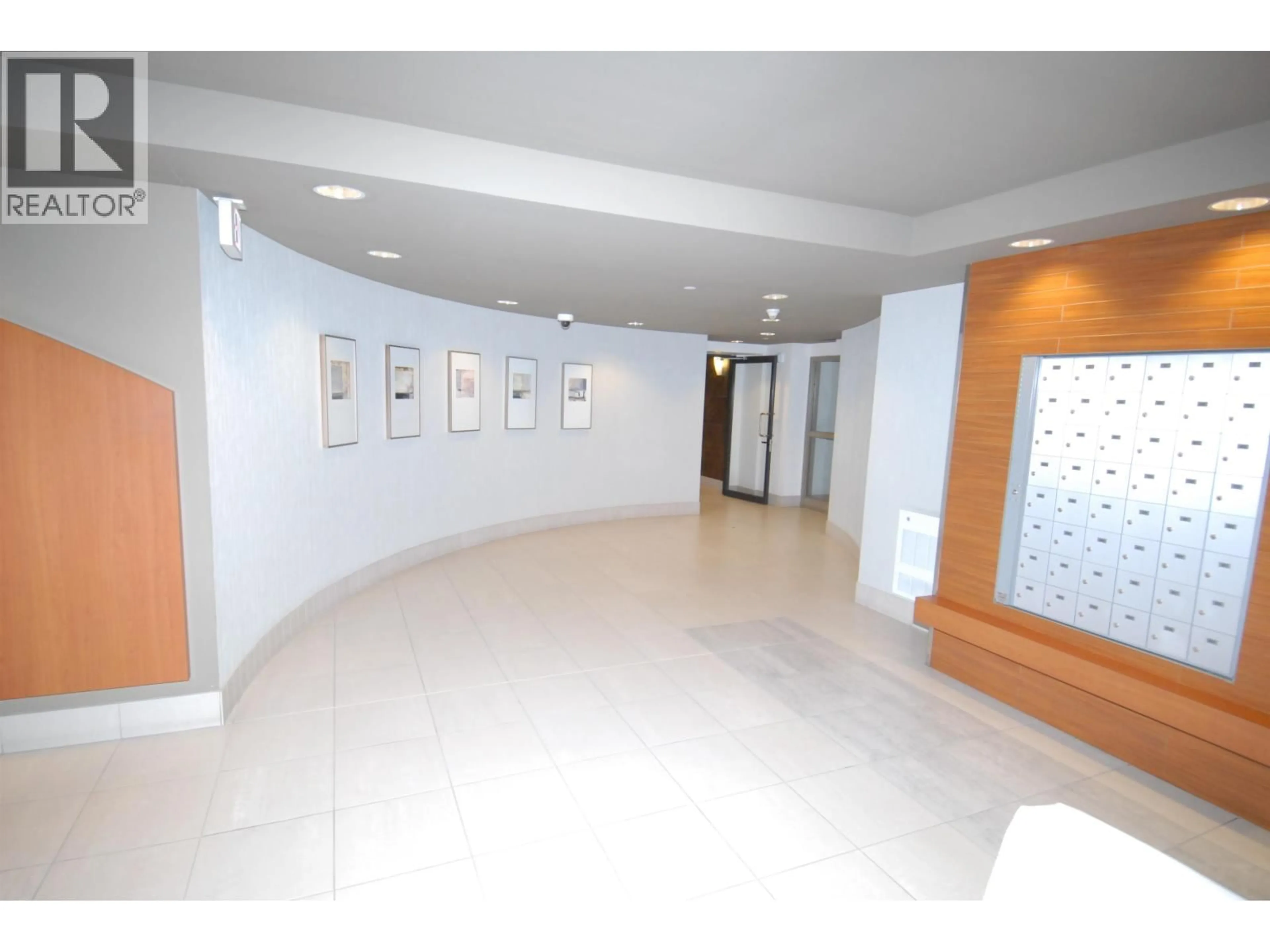 Indoor foyer for 606 - 6351 BUSWELL STREET, Richmond British Columbia V6Y0A4