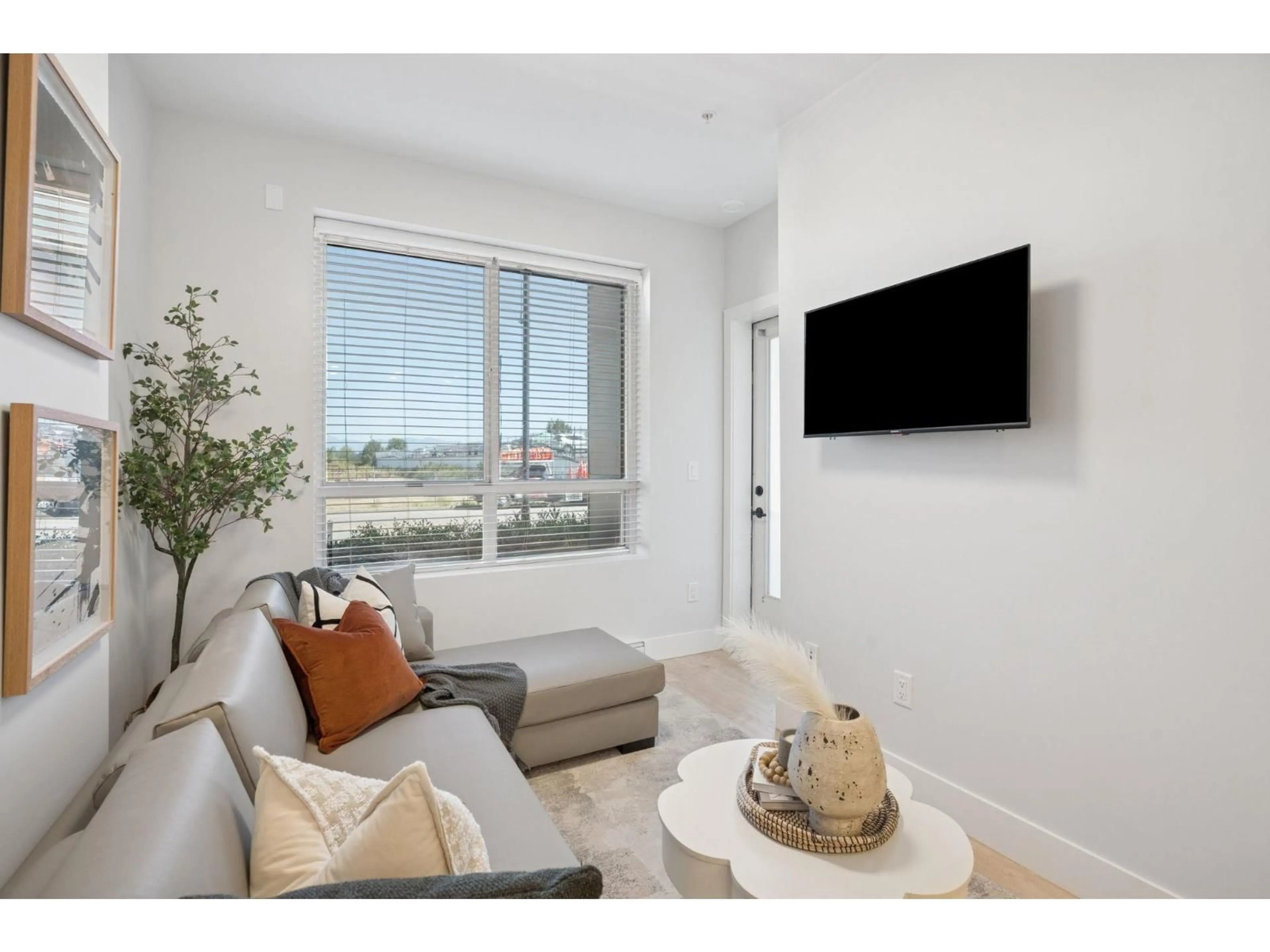 Living room with furniture, unknown for 106 - 20360 LOGAN, Langley British Columbia V3A0P5