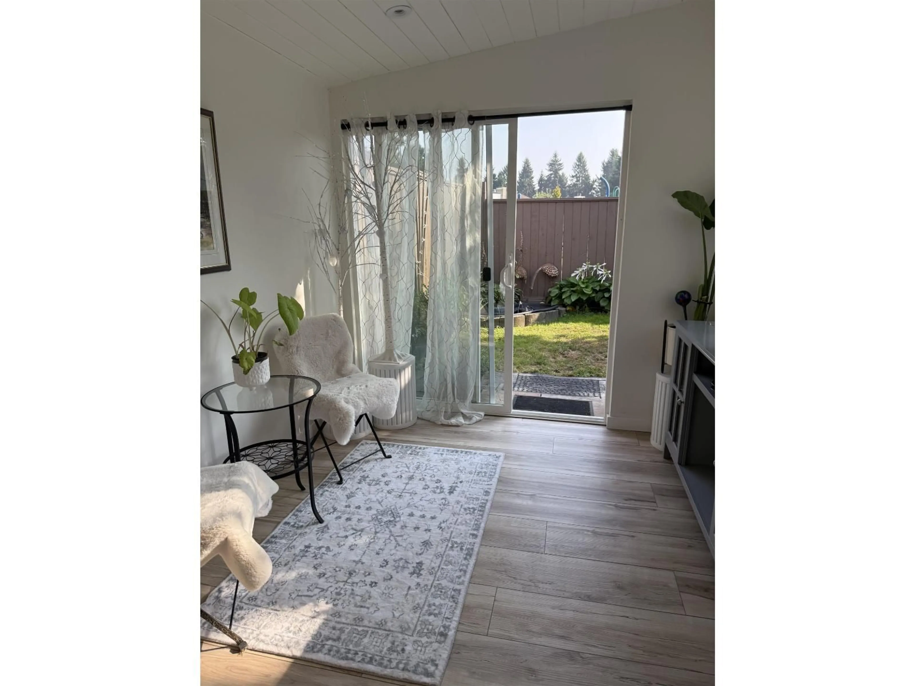 Indoor entryway for 118 SPRINGFIELD, Langley British Columbia V4W3K8