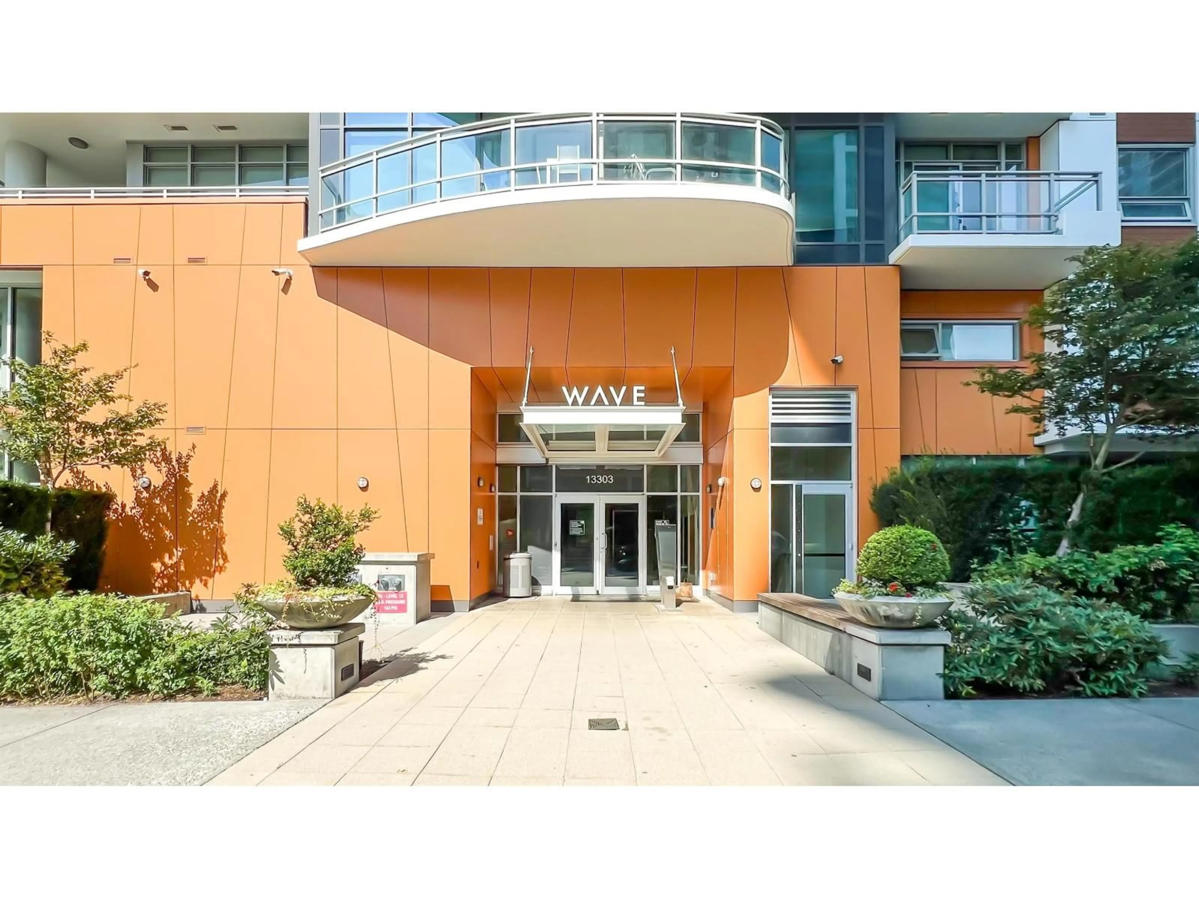 Indoor foyer for 1905 - 13303 CENTRAL, Surrey British Columbia V3T0K6