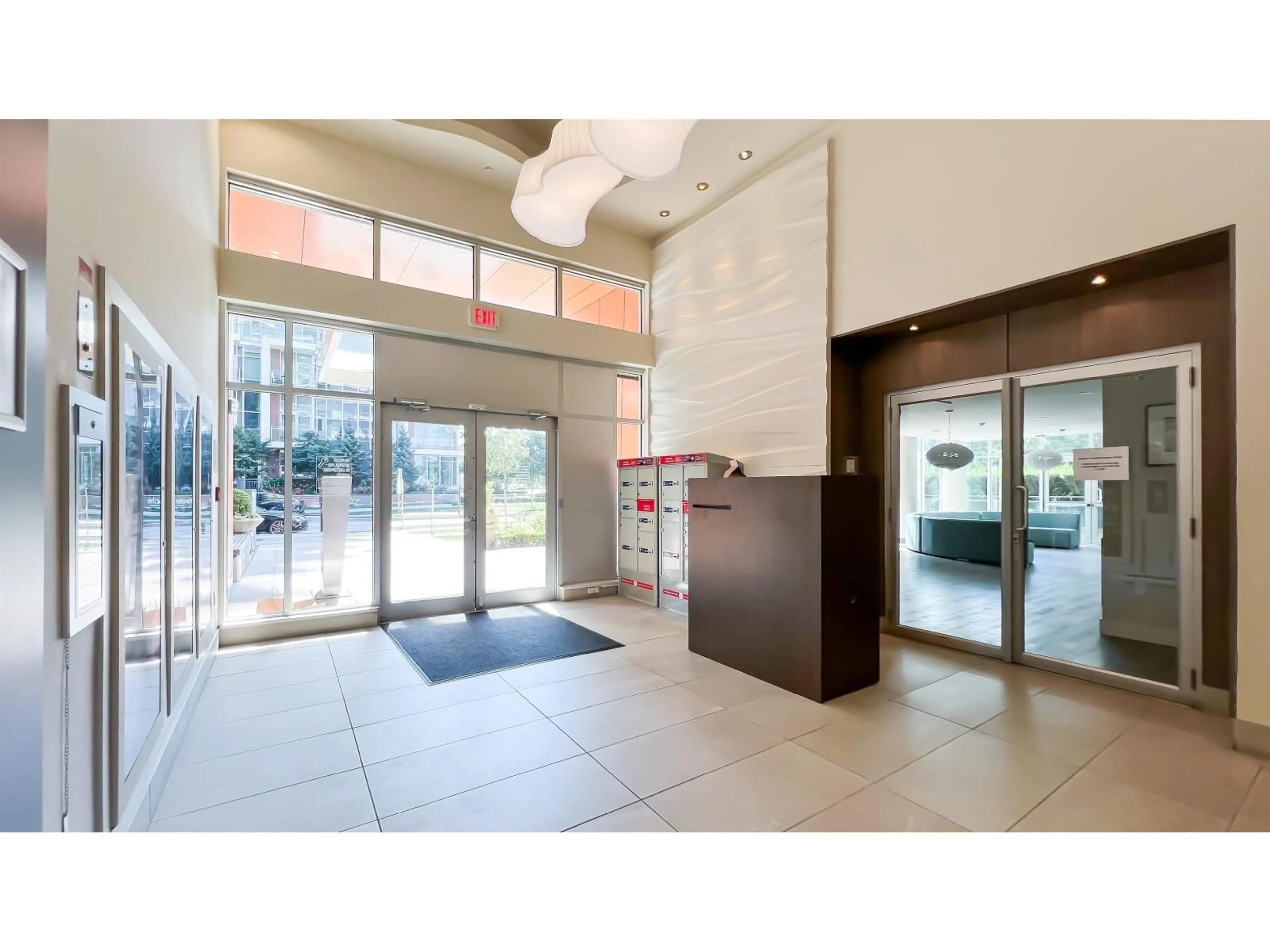 Indoor foyer for 1905 - 13303 CENTRAL, Surrey British Columbia V3T0K6