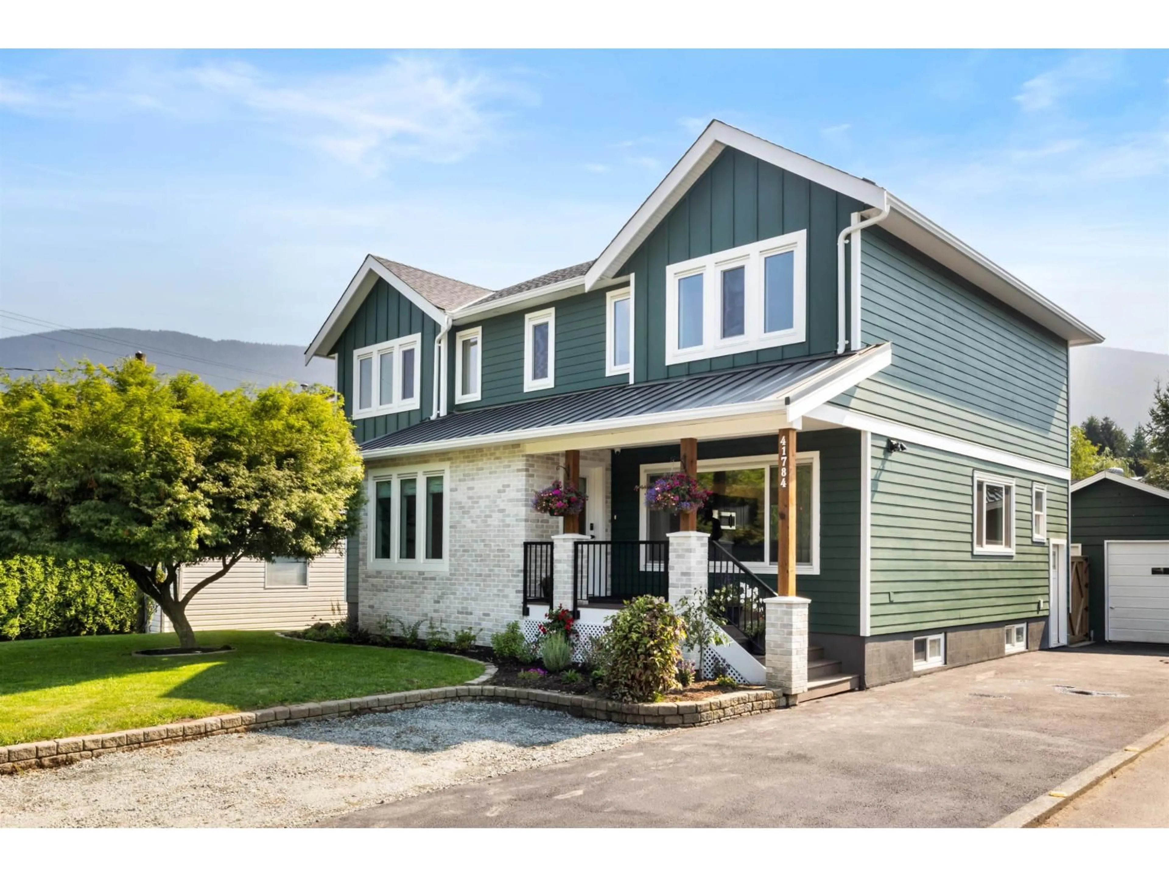 Home with vinyl exterior material, street for 41784 YARROW CENTRAL ROAD, Yarrow British Columbia V2R5G2