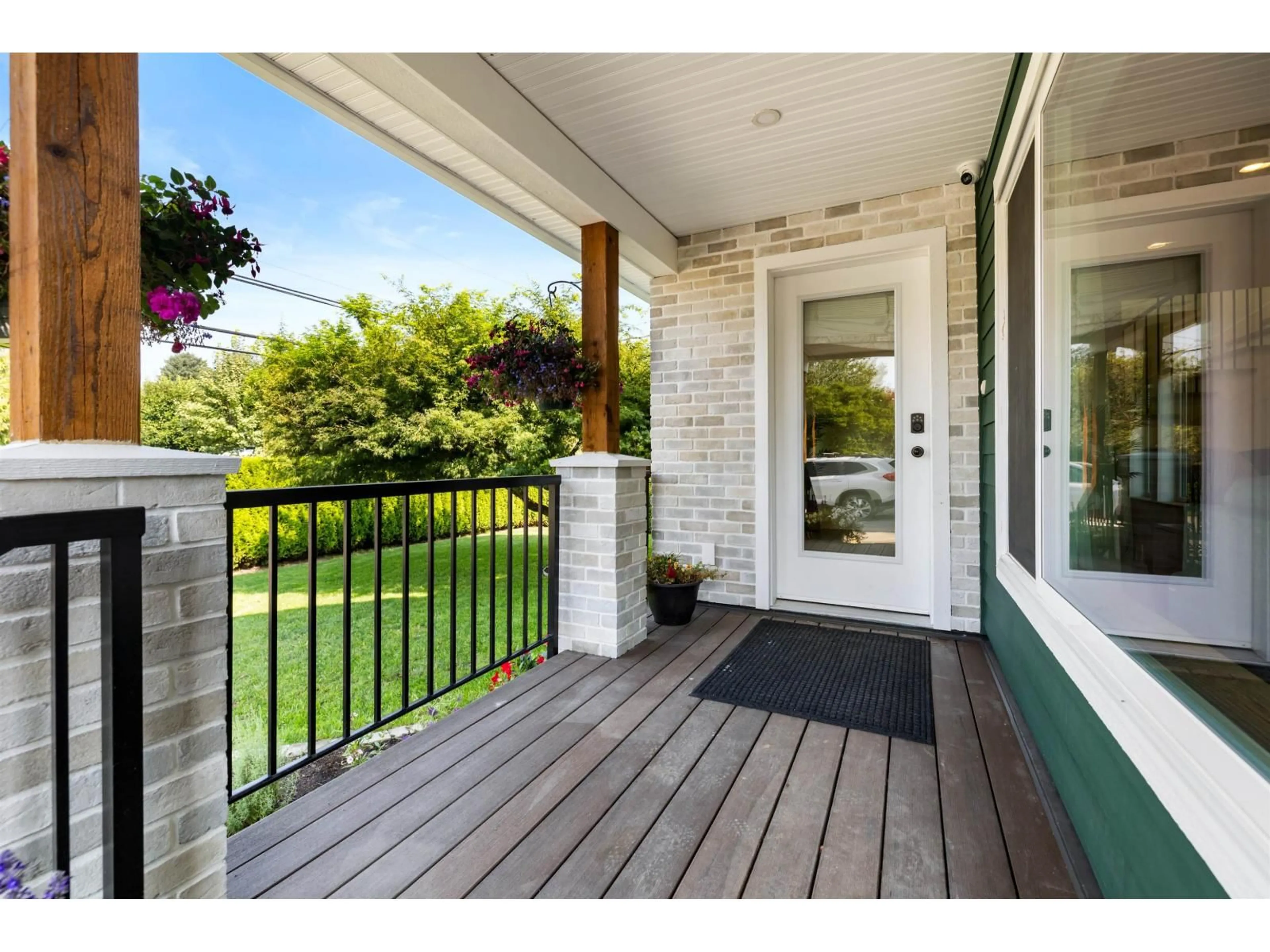 Indoor entryway for 41784 YARROW CENTRAL ROAD, Yarrow British Columbia V2R5G2