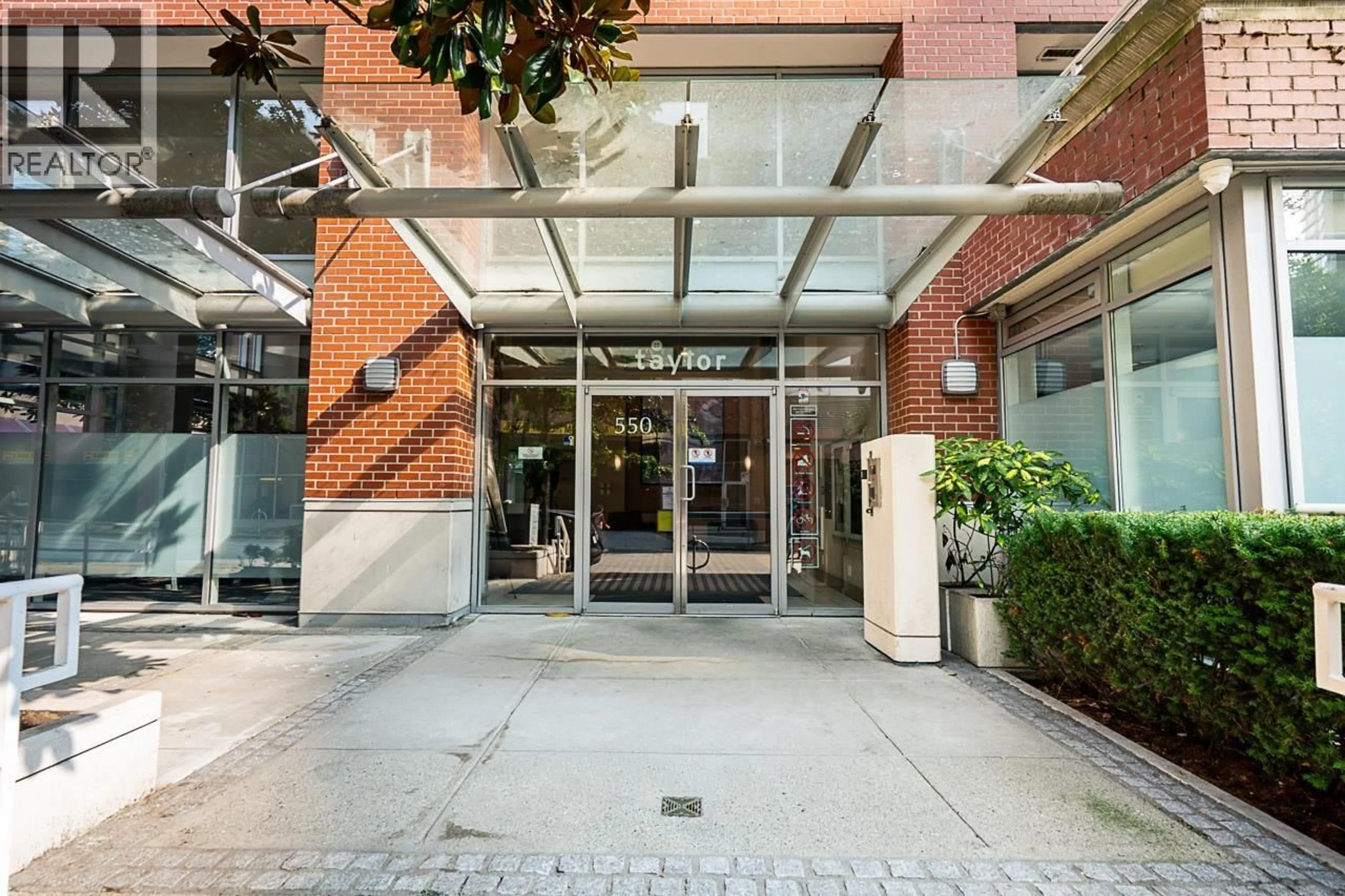 Indoor foyer for 1804 - 550 TAYLOR STREET, Vancouver British Columbia V6B1R1