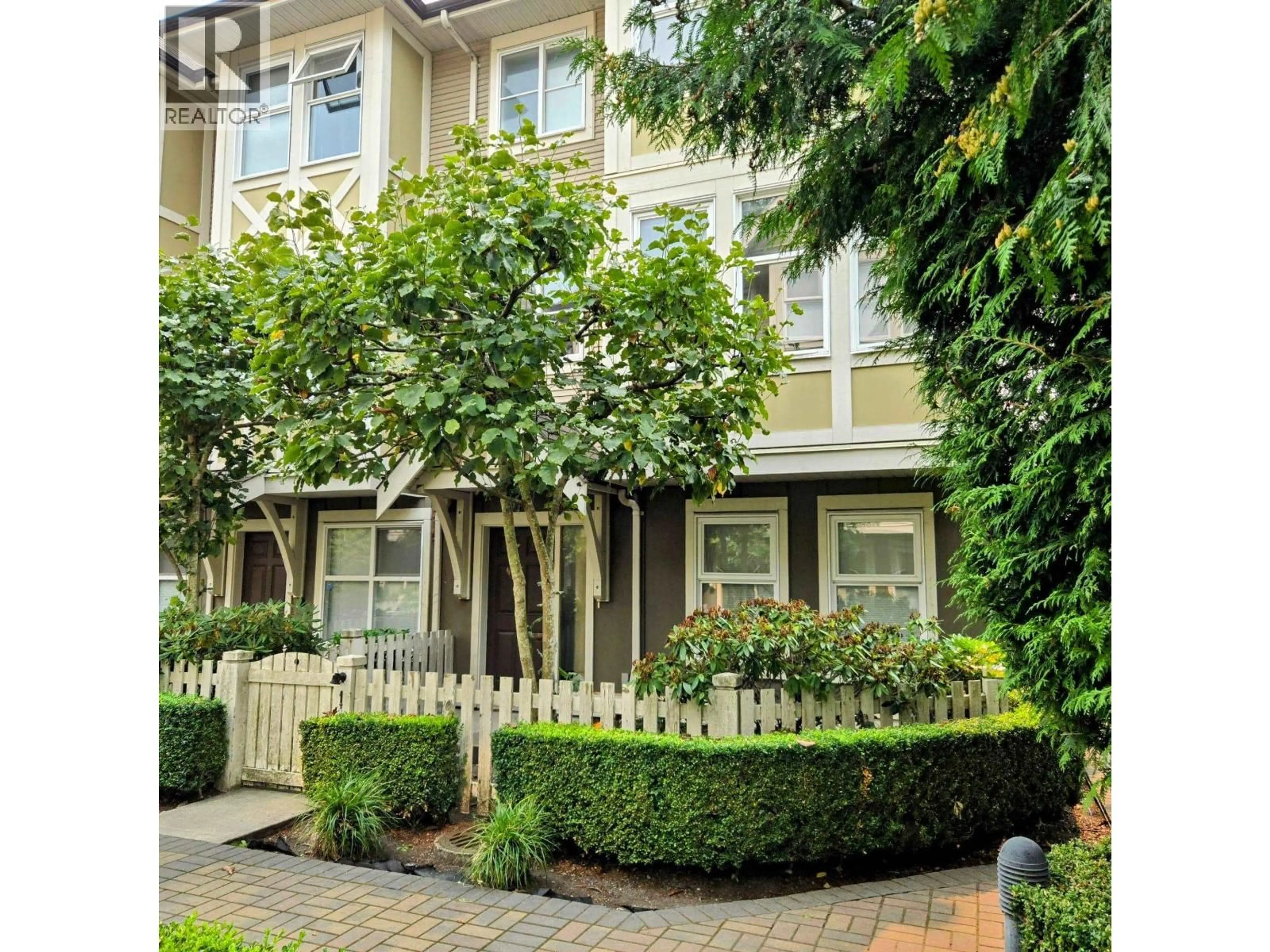 Patio, street for 11 - 9333 FERNDALE ROAD, Richmond British Columbia V6Y1X4