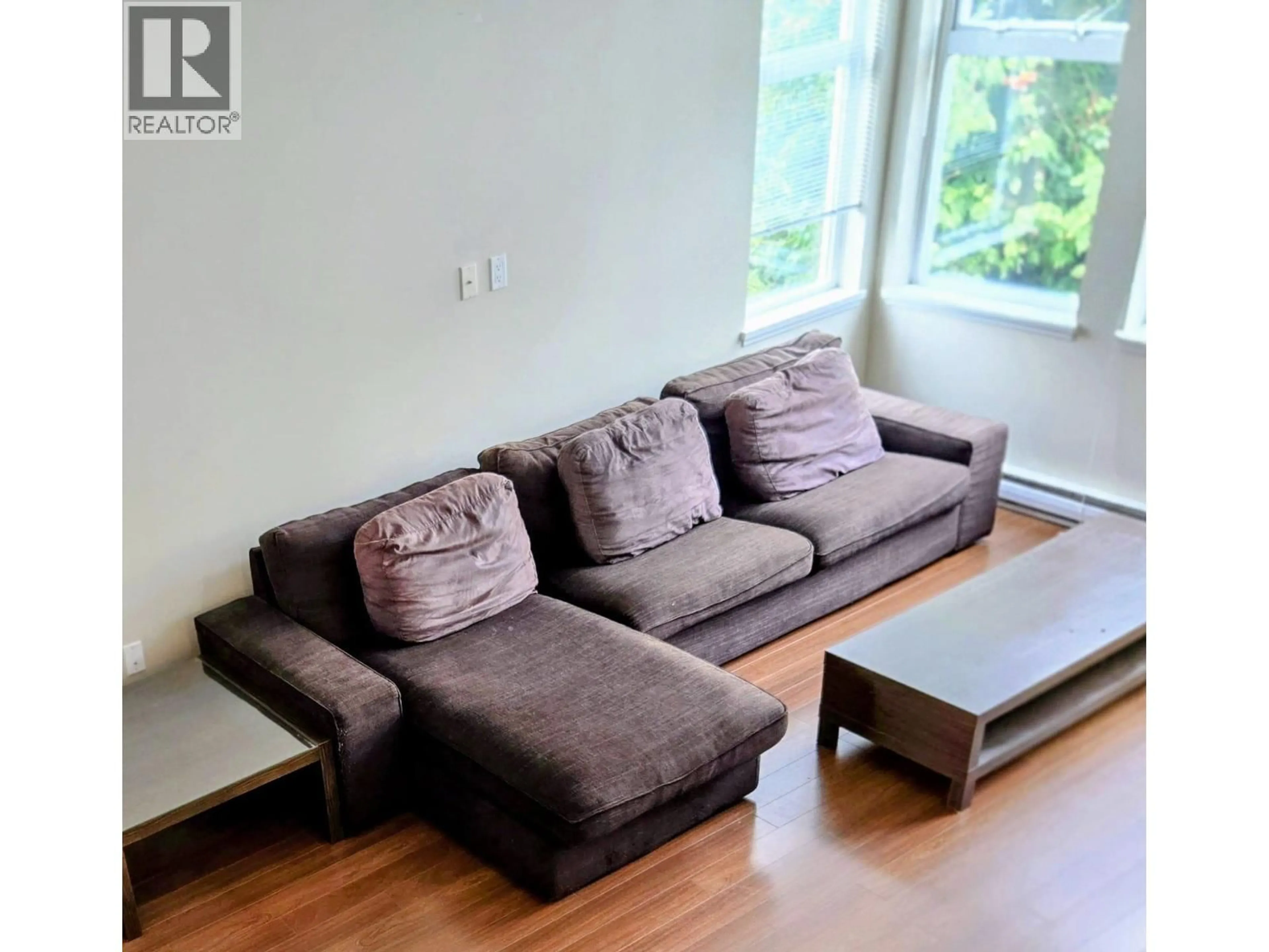 Living room with furniture, wood/laminate floor for 11 - 9333 FERNDALE ROAD, Richmond British Columbia V6Y1X4