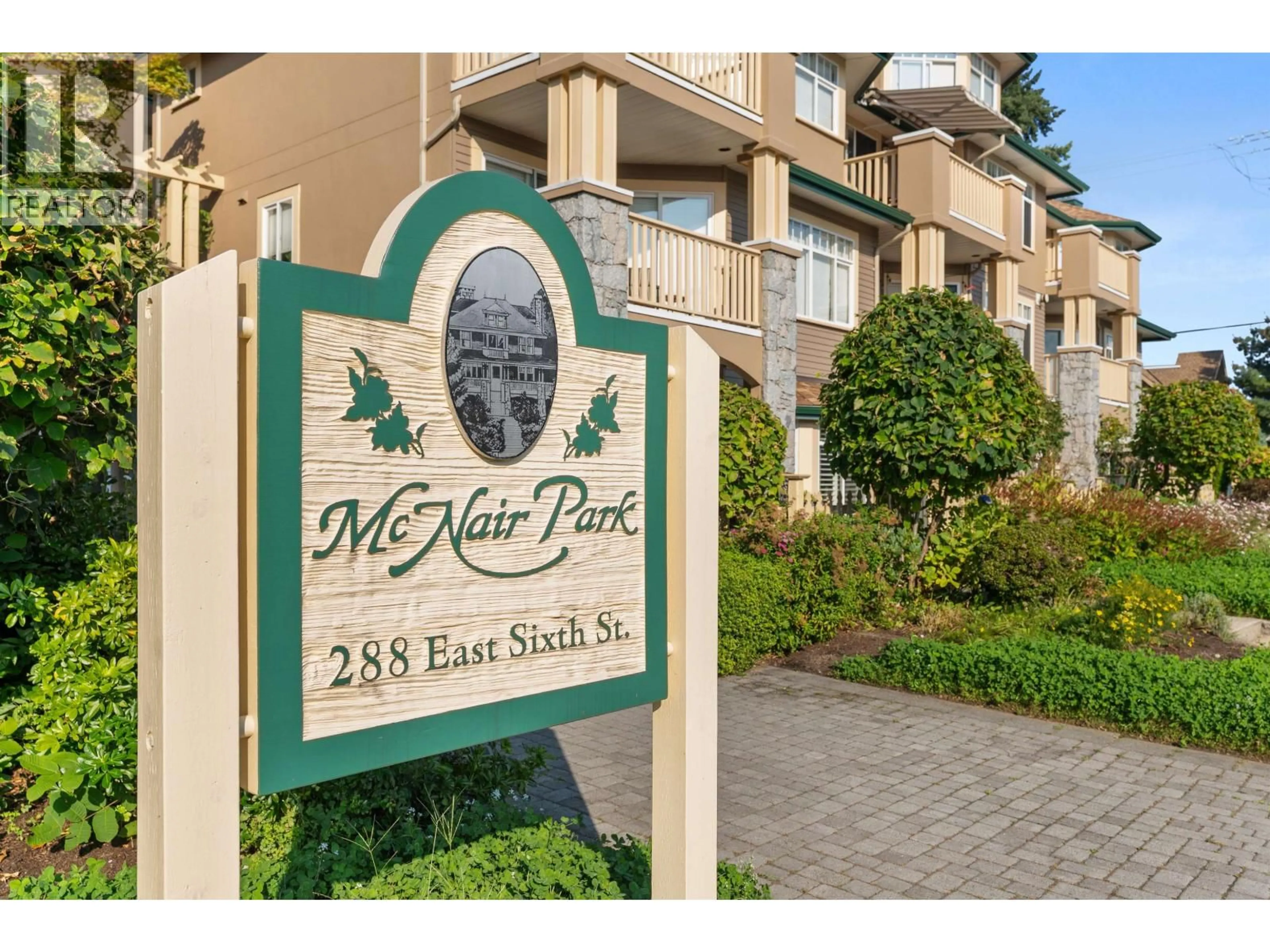 Indoor foyer for 312 - 288 6TH STREET, North Vancouver British Columbia V7L1P5