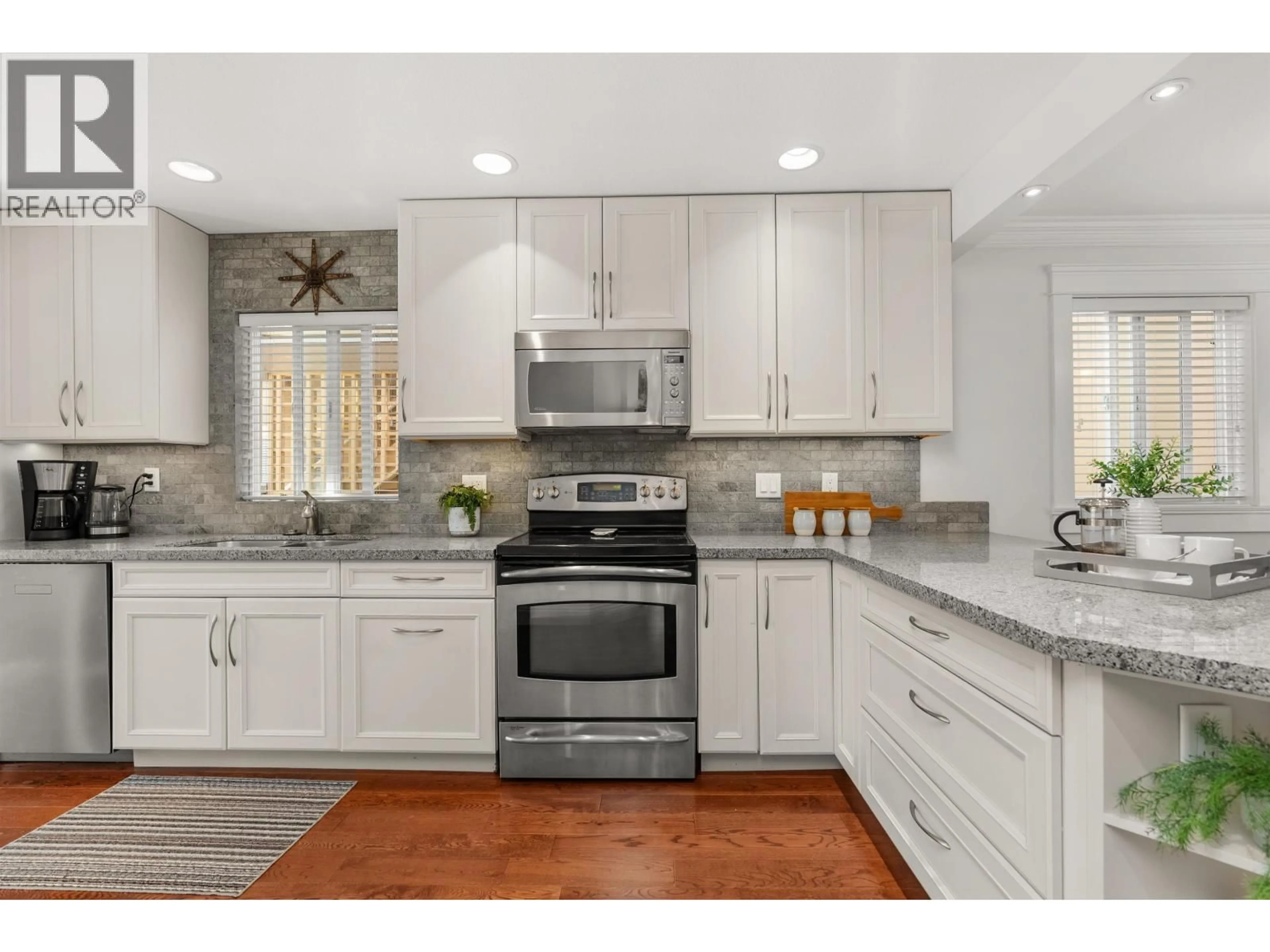 Open concept kitchen, unknown for 312 - 288 6TH STREET, North Vancouver British Columbia V7L1P5