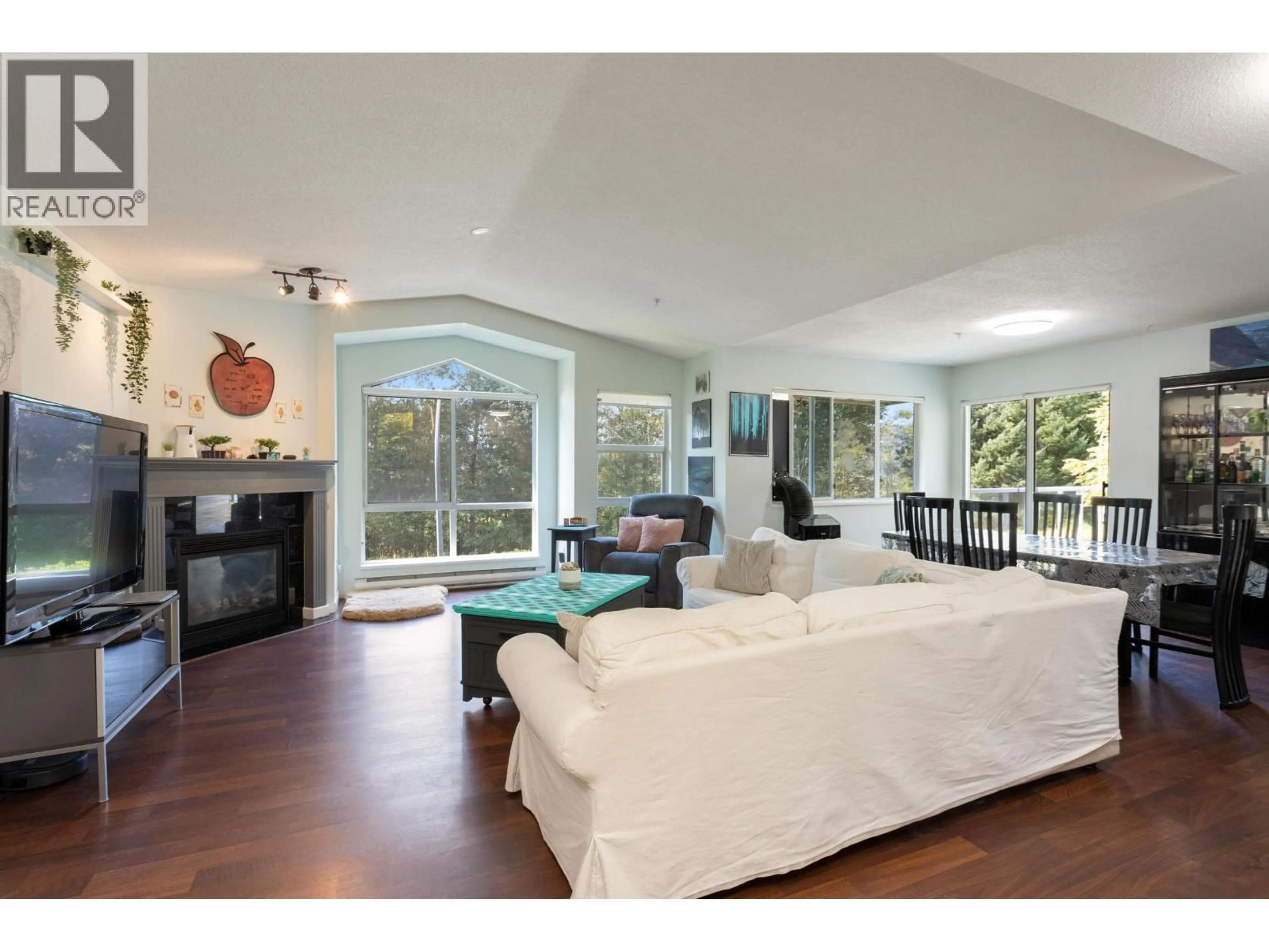 Living room with furniture, unknown for 1103 O'FLAHERTY GATE, Port Coquitlam British Columbia V3C6H2