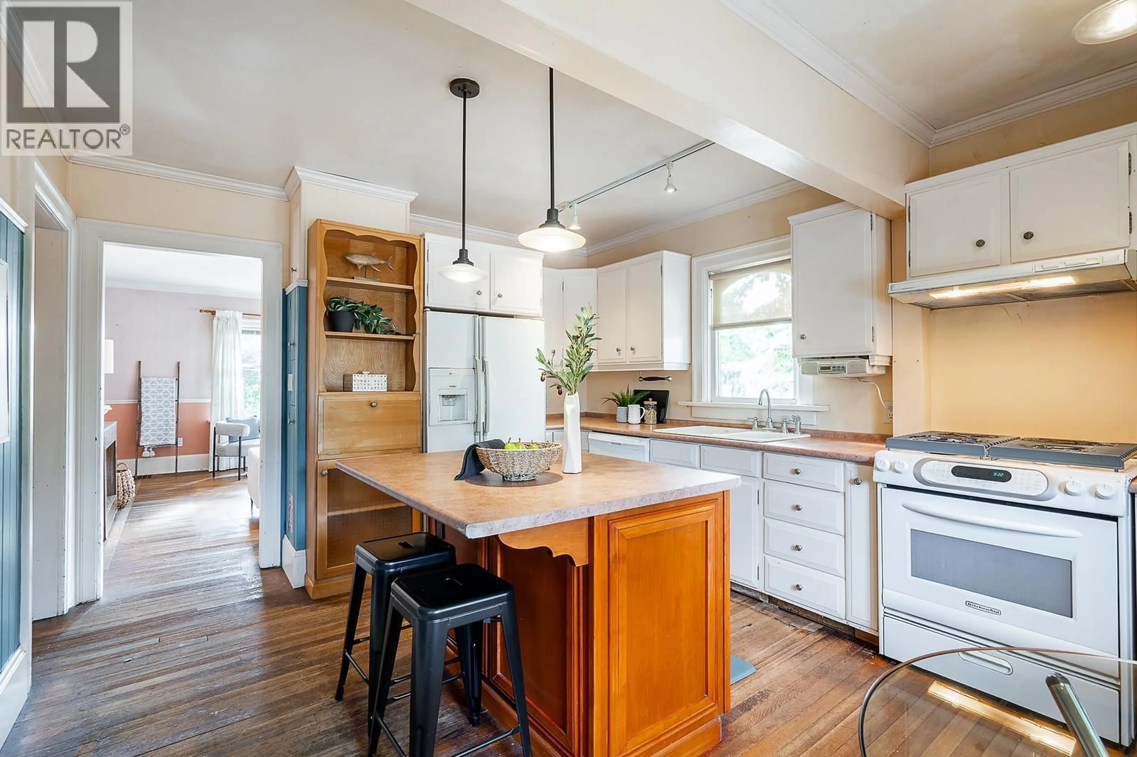Open concept kitchen, unknown for 441 KELLY STREET, New Westminster British Columbia V3L3T8