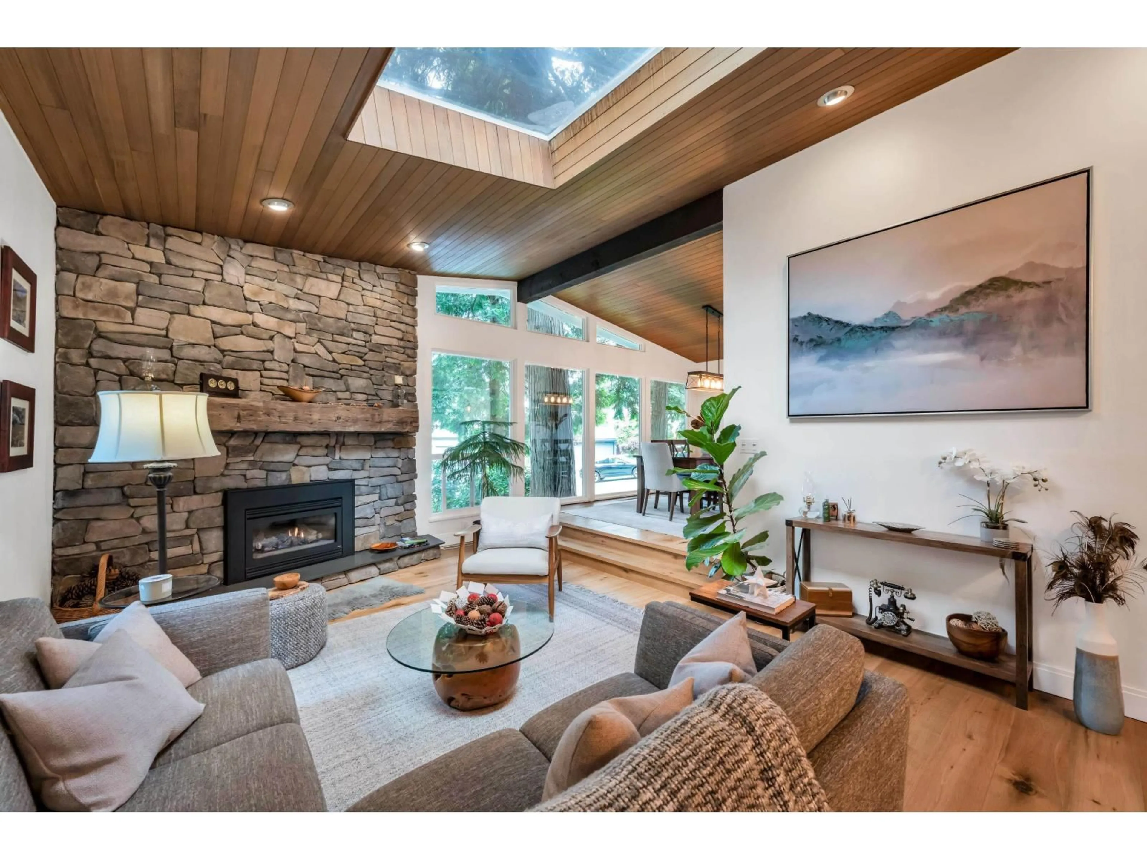 Living room with furniture, unknown for 9061 COLLINGS, Delta British Columbia V4C7G1