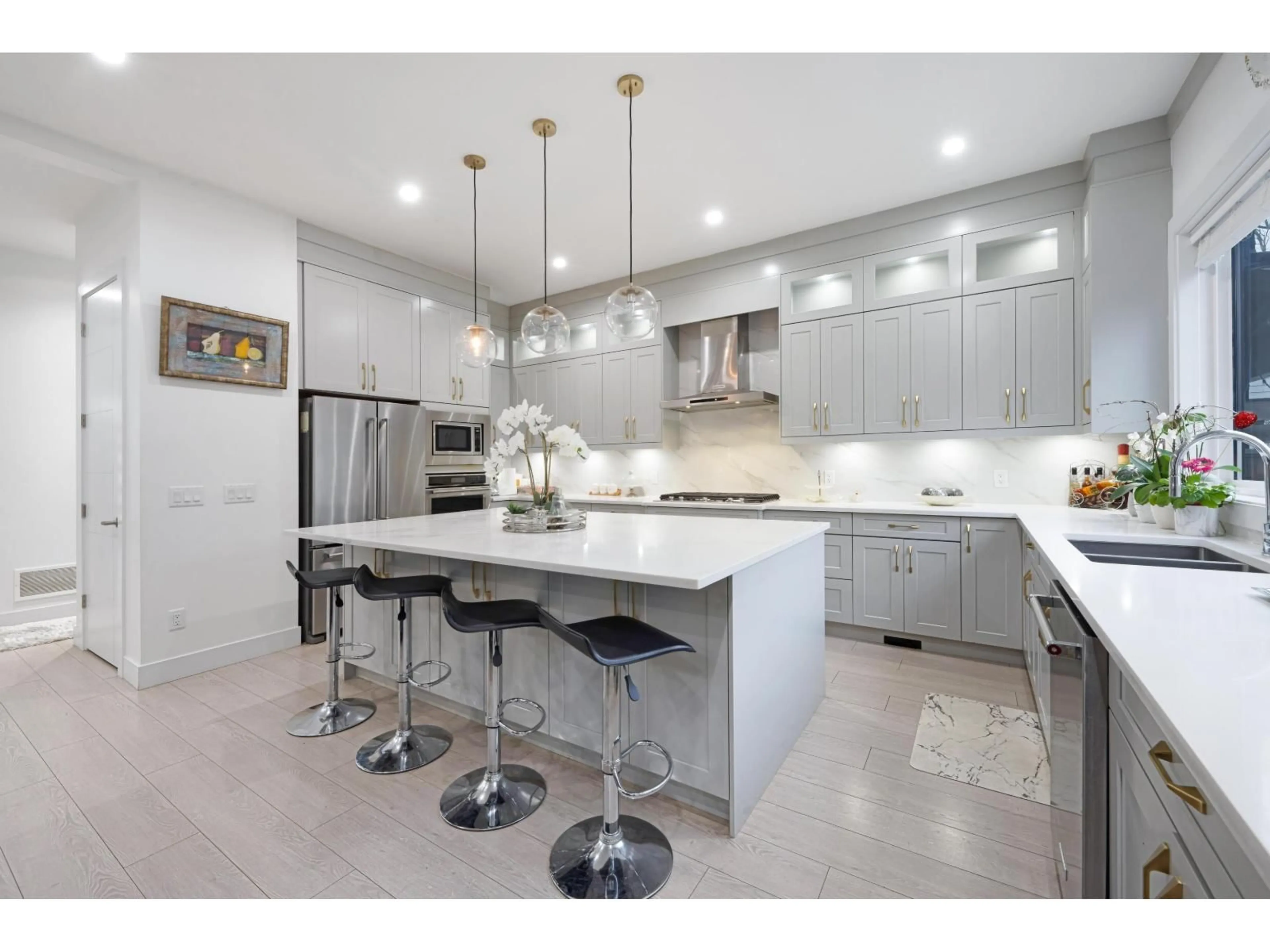 Contemporary kitchen, ceramic/tile floor for 6420 FAIRWAY STREET, Chilliwack British Columbia V2R0Z8