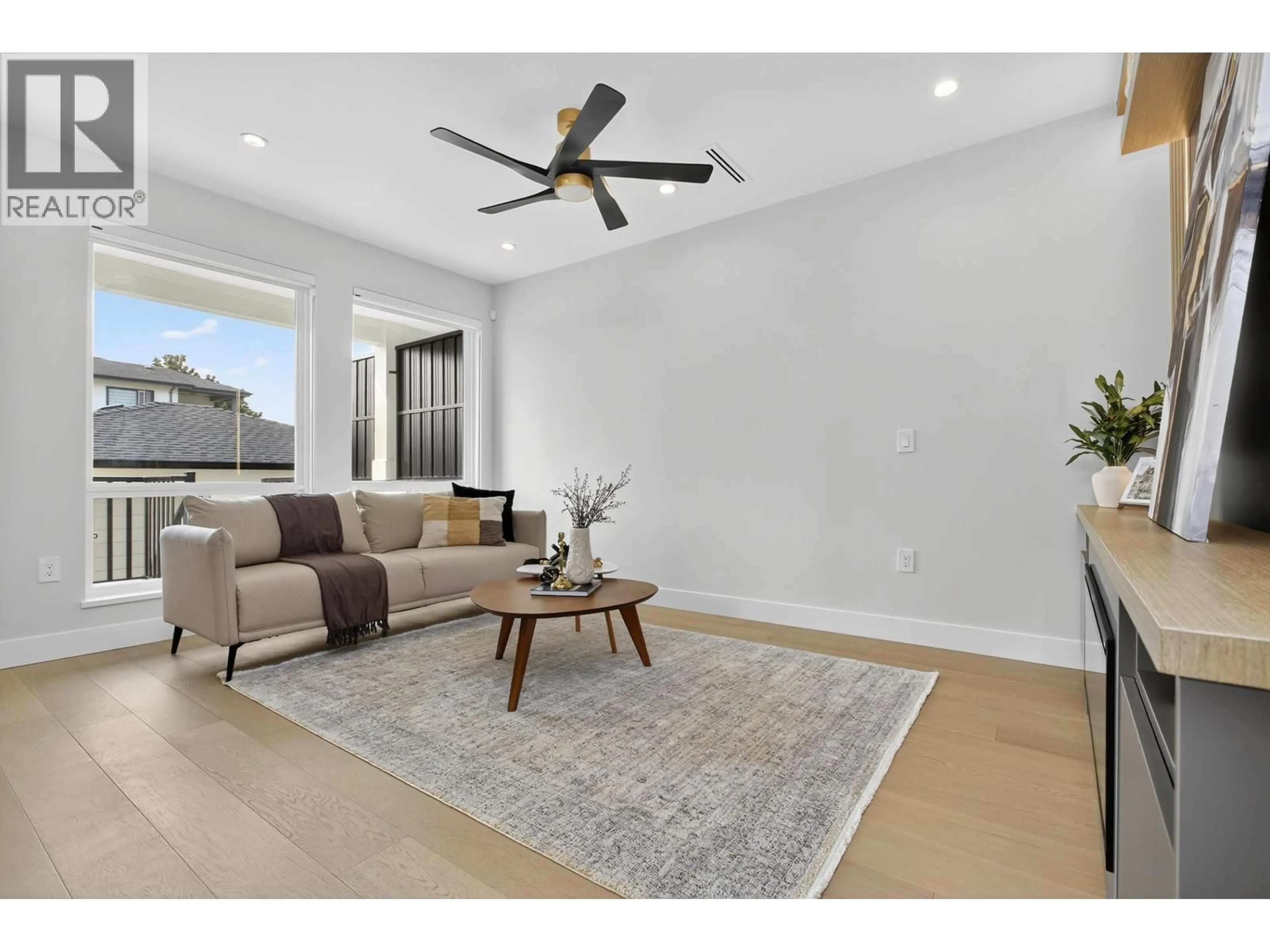 Unknown for 6928 CARNEGIE STREET, Burnaby British Columbia V5B1Y5